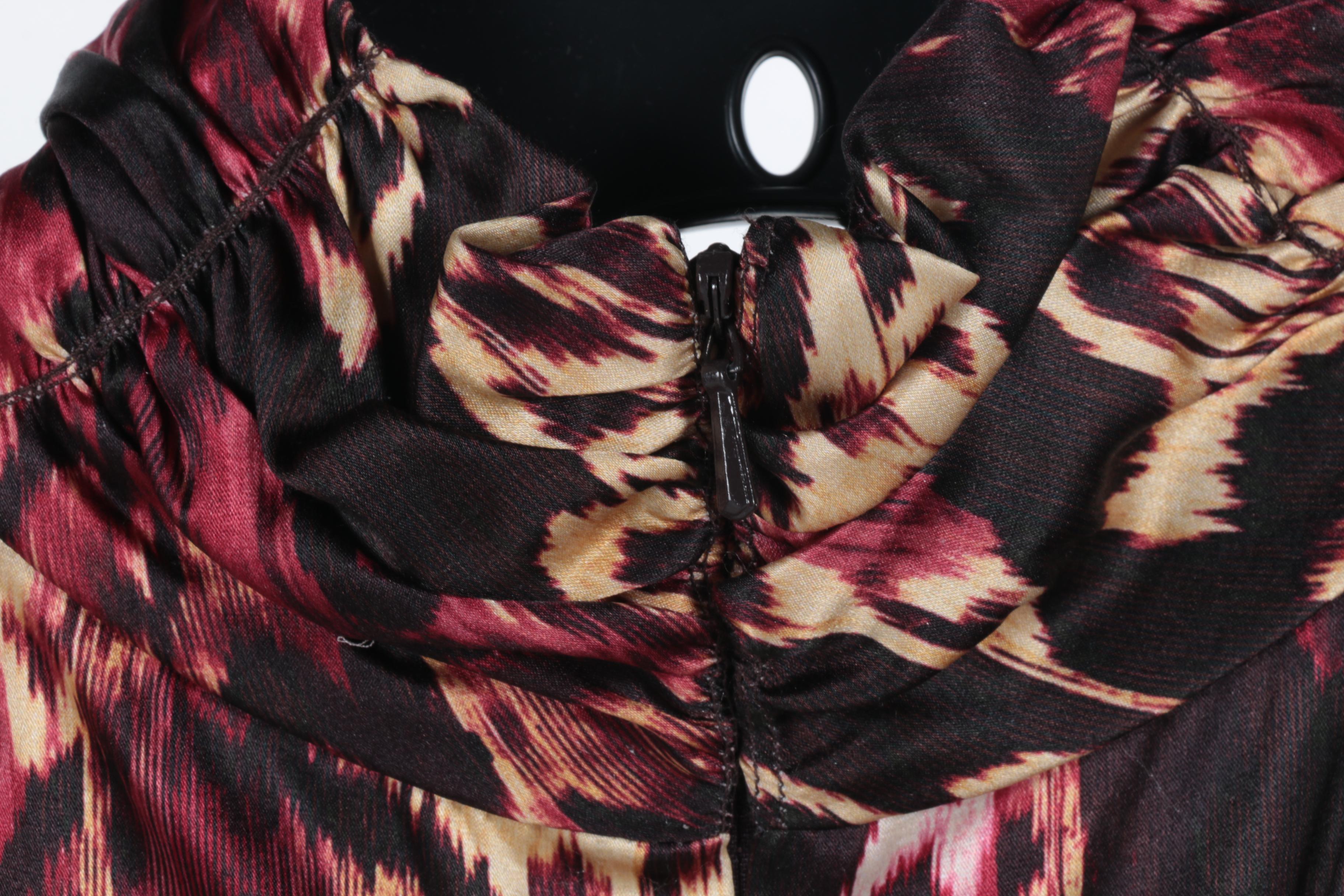 St. John Sleeveless Women's Tops