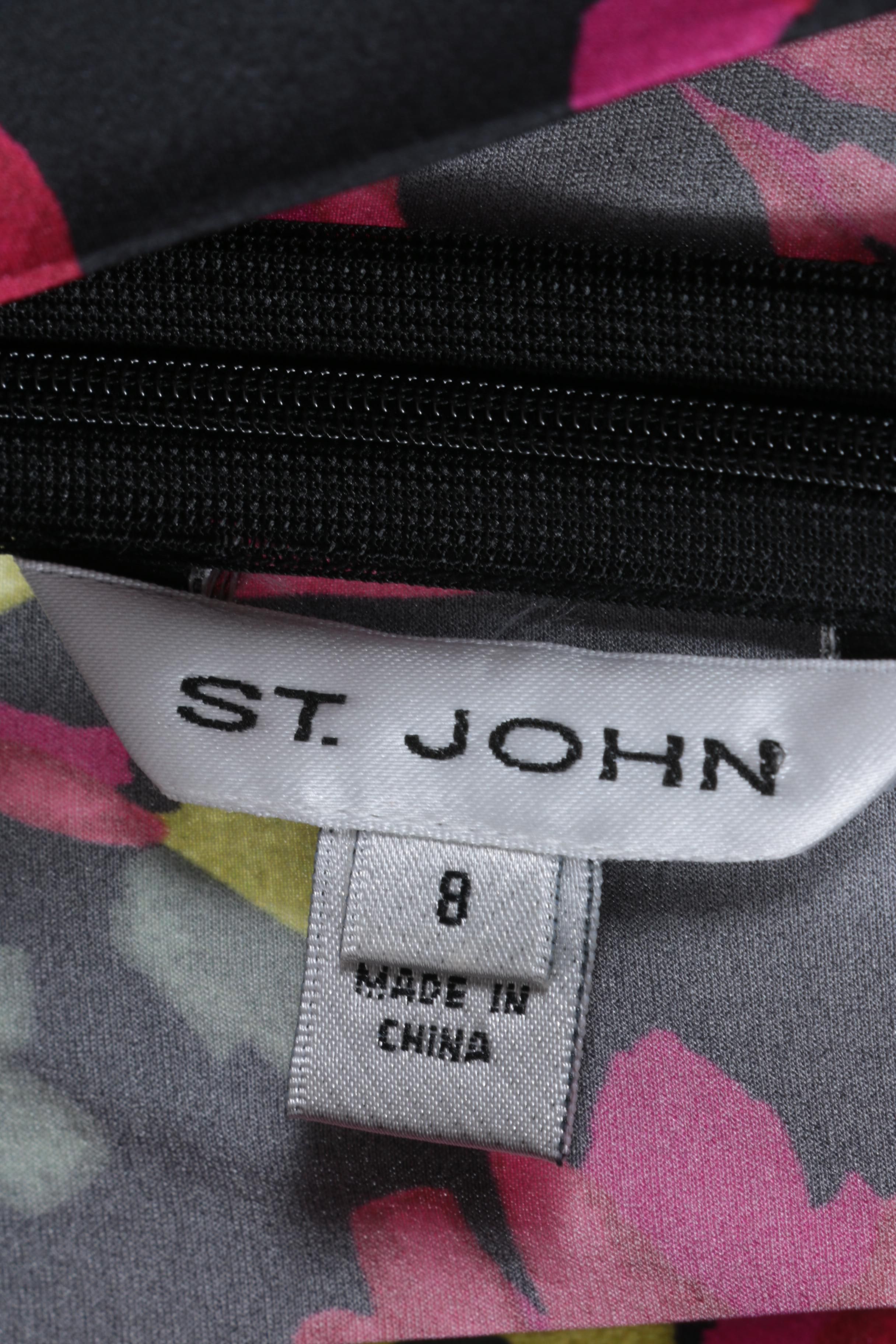 St. John Sleeveless Women's Tops