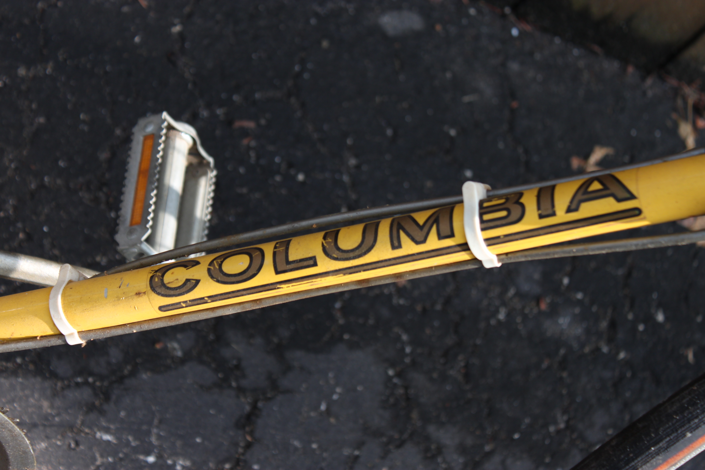 Vintage Columbia Bicycle and Croozer Baby Carrier