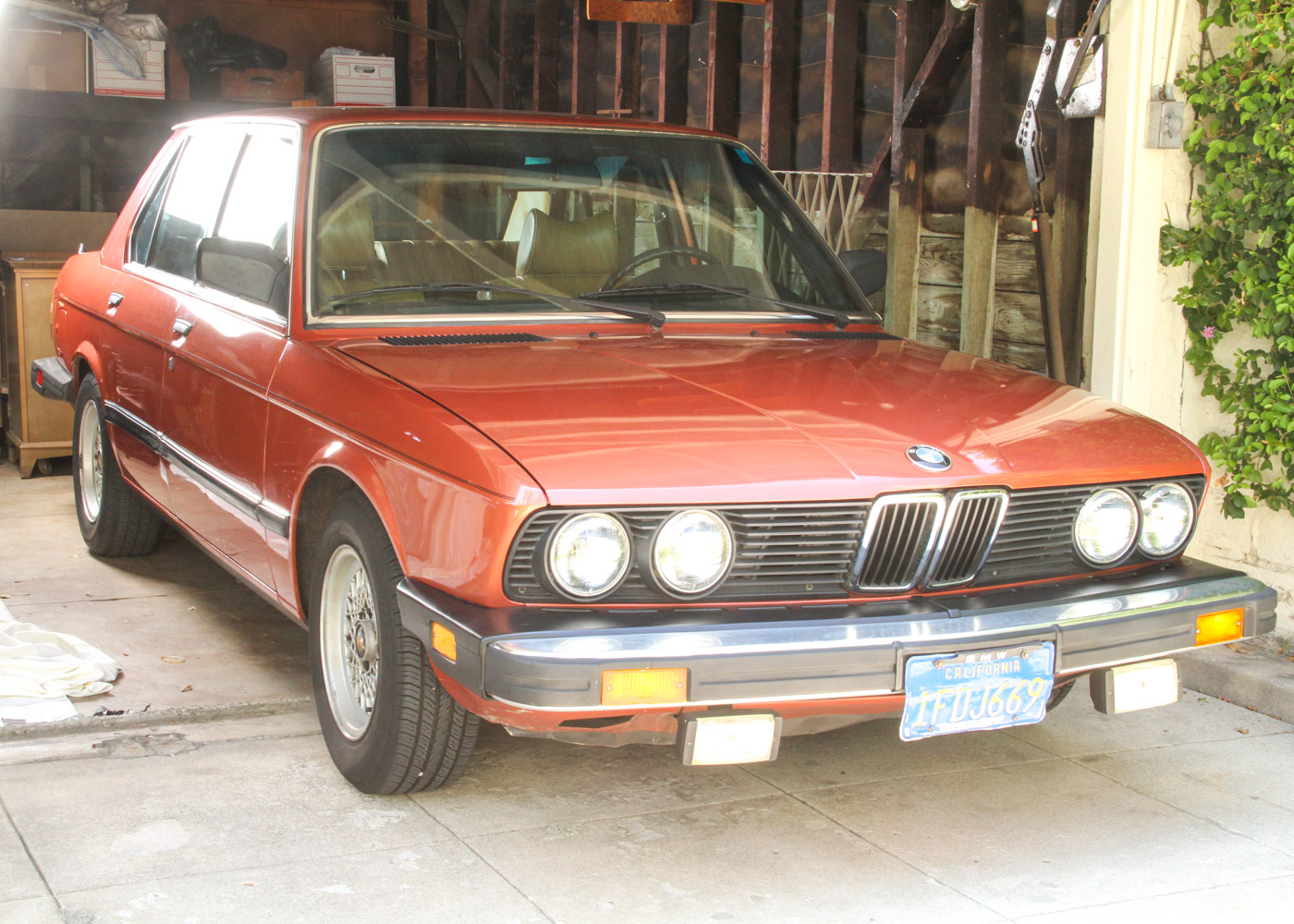1982 BMW 528E Red Sedan