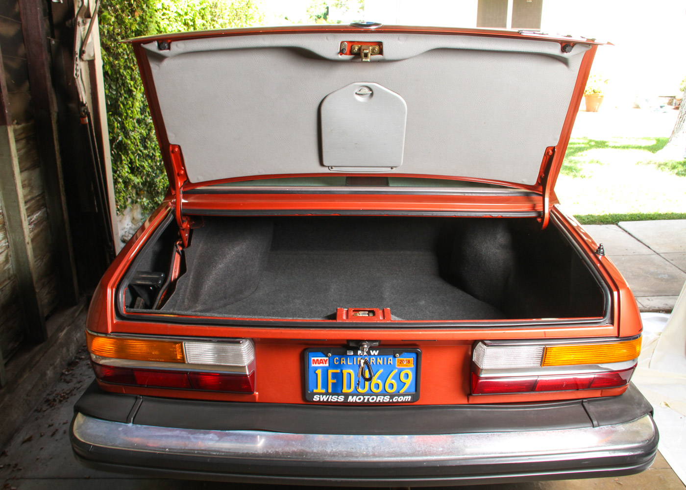 1982 BMW 528E Red Sedan