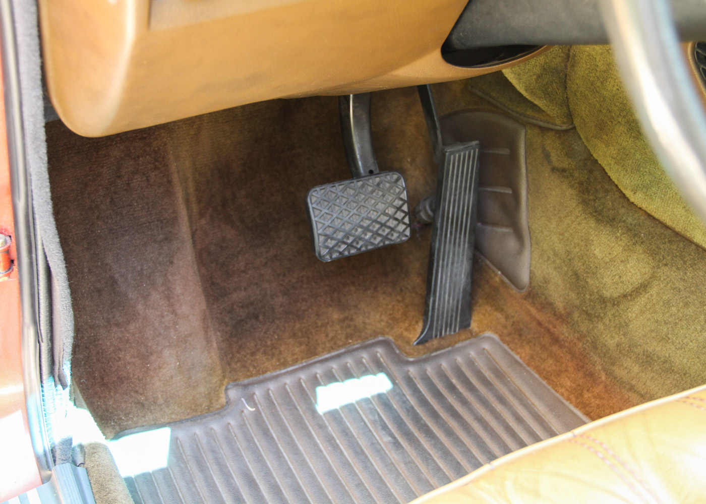 1982 BMW 528E Red Sedan