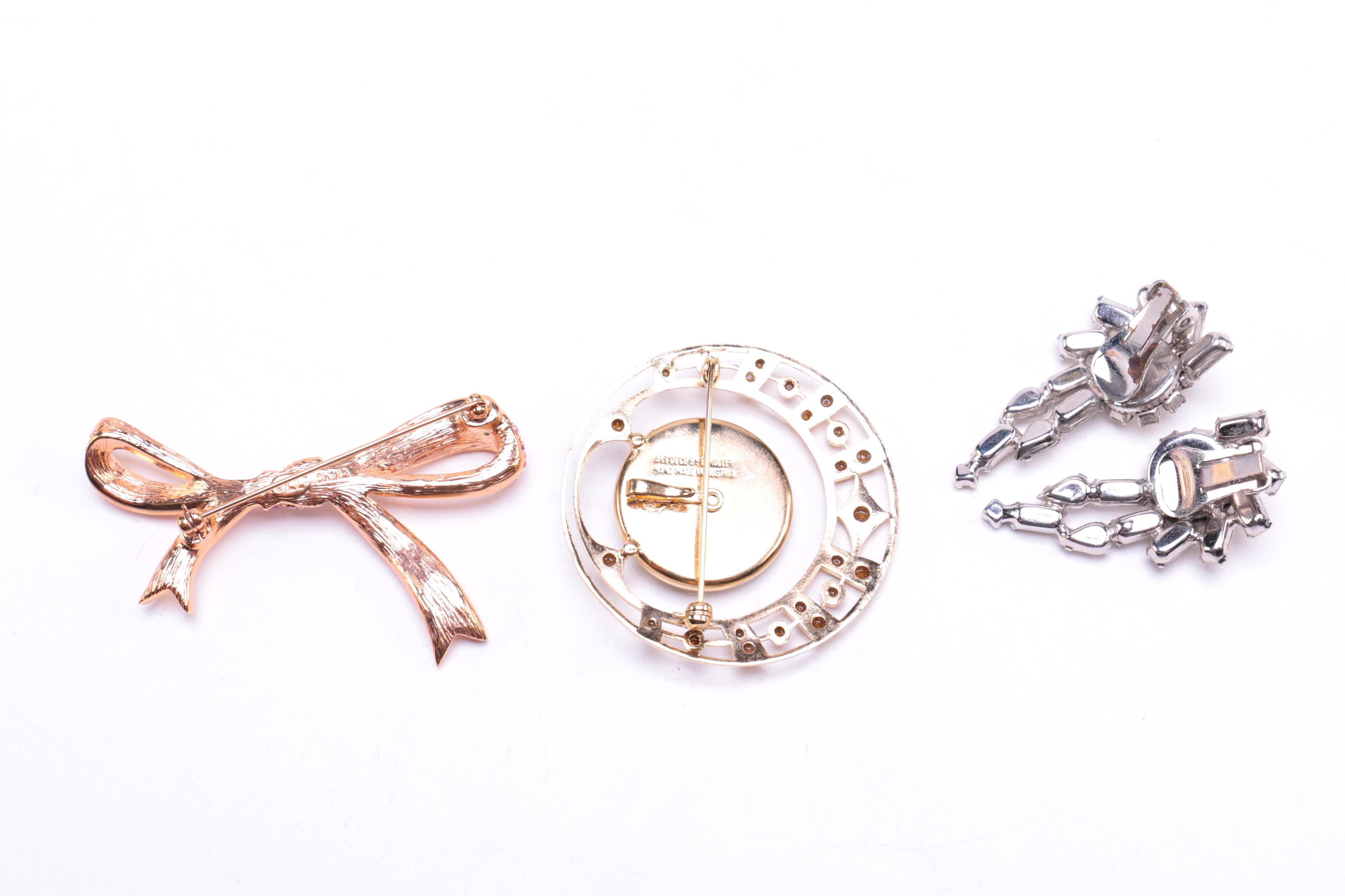 Vintage Costume Jewelry Featuring Weiss and Bakelite