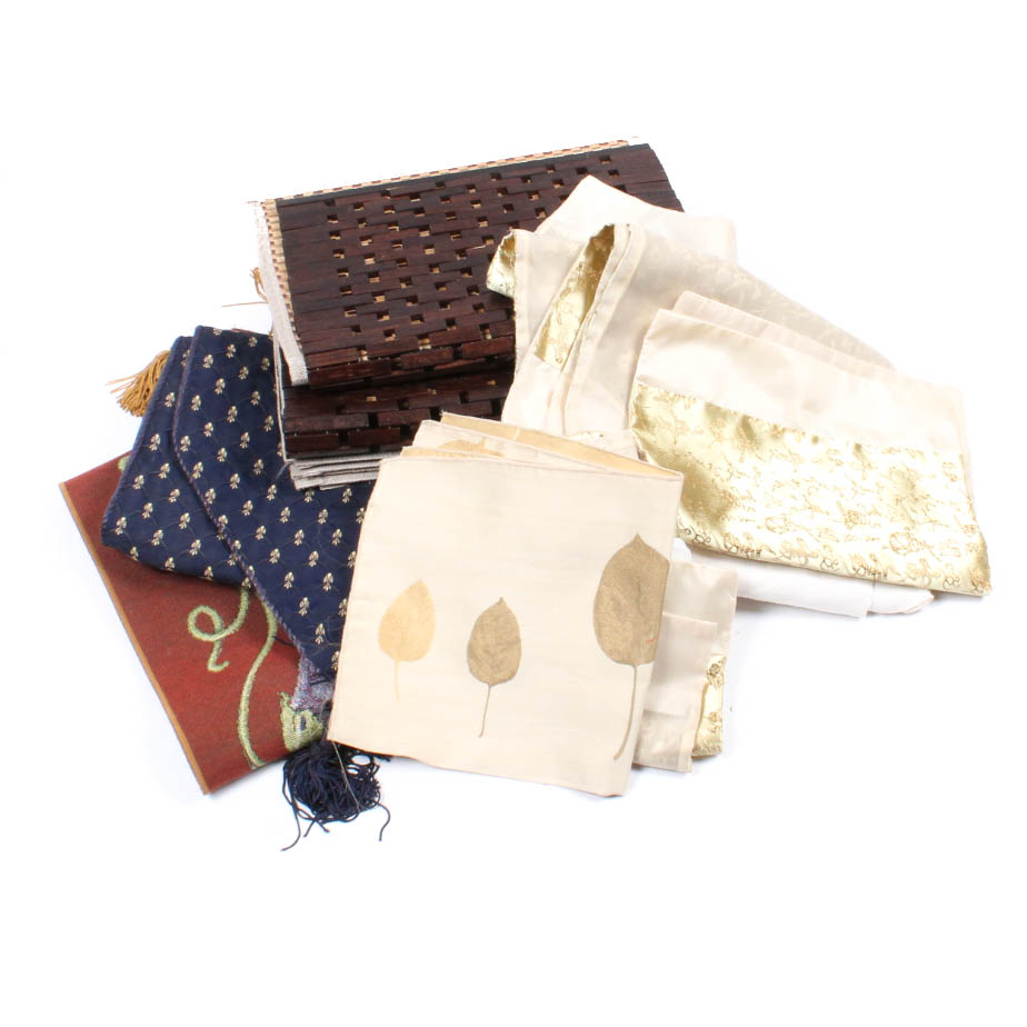 Dining Table Placemats and Accents