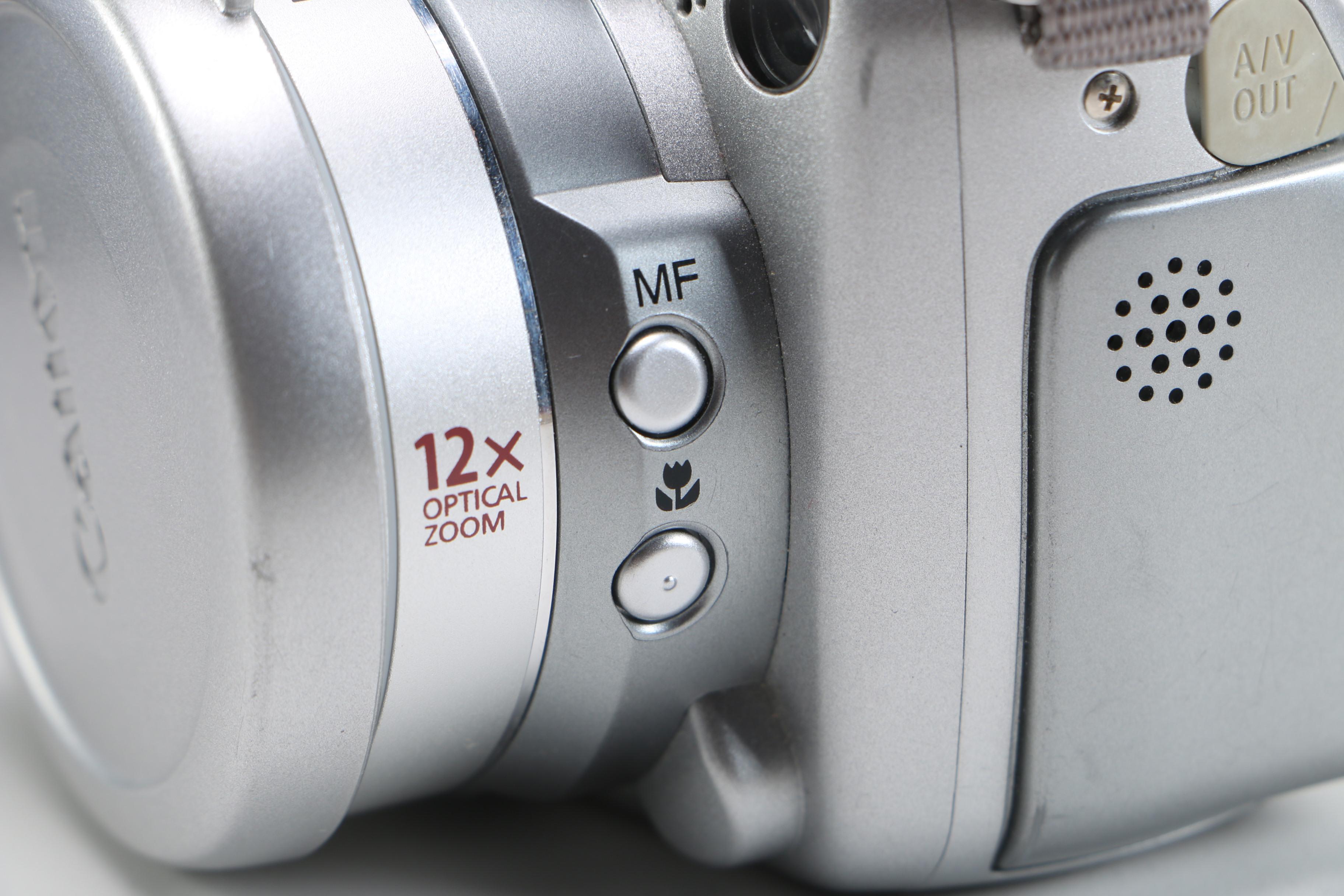 Canon Powershot S2 IS Digital Camera in Box