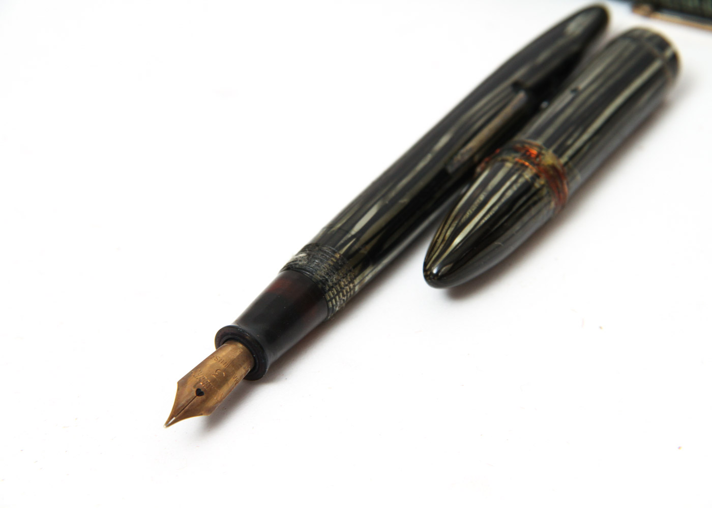 1940s Sheaffer Green Celluloid Fountain Pen Set