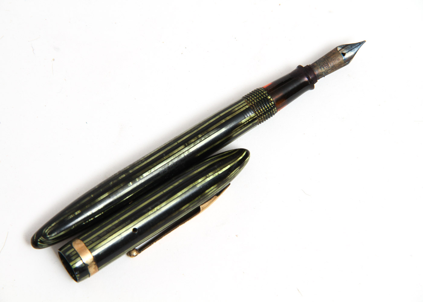 1940s Sheaffer Green Celluloid Fountain Pen Set