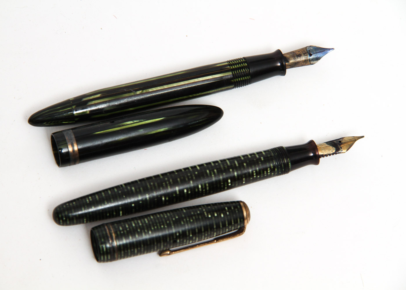 1940s Sheaffer Green Celluloid Fountain Pen Set