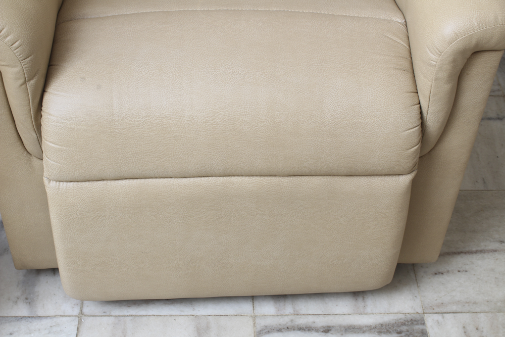 Lift Chair by Ultra Comfort America