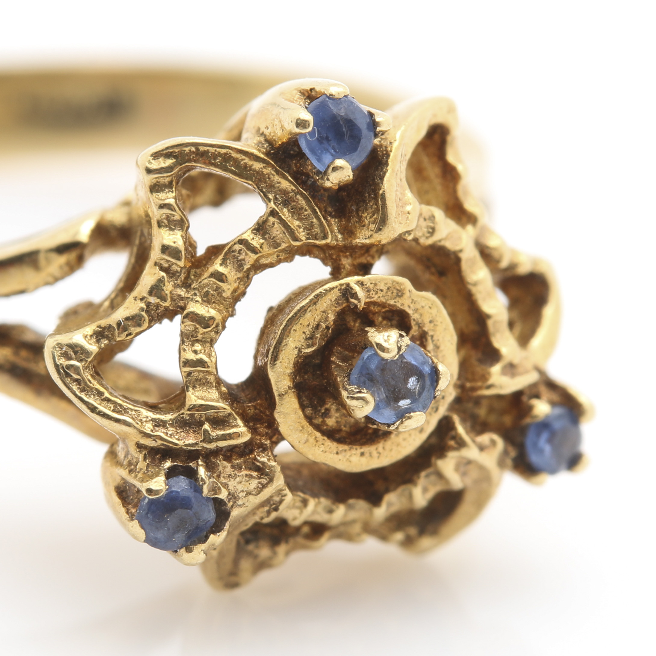 European Early 1900's 18K Yellow Gold Sapphire Ring