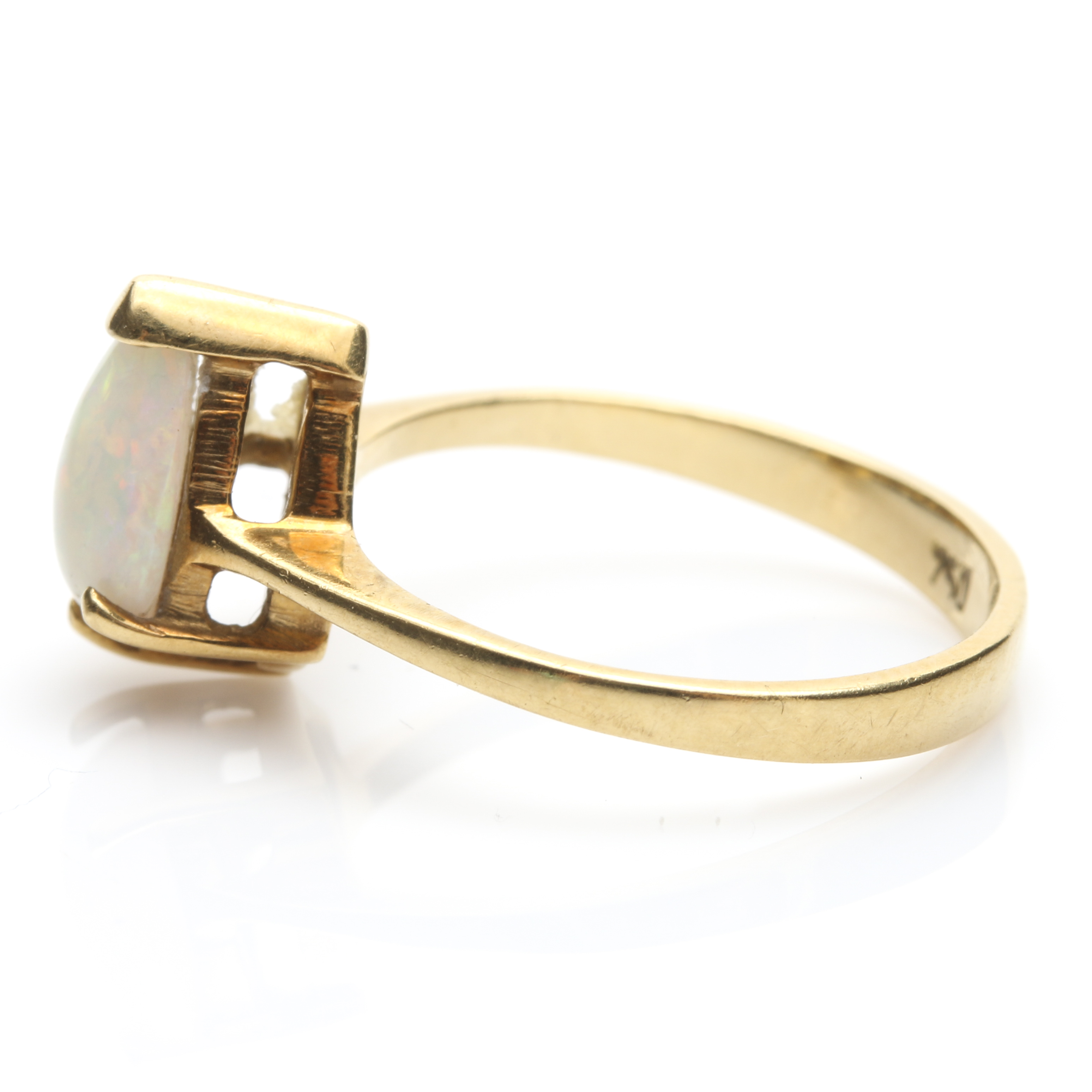 18K Yellow Gold Opal Ring