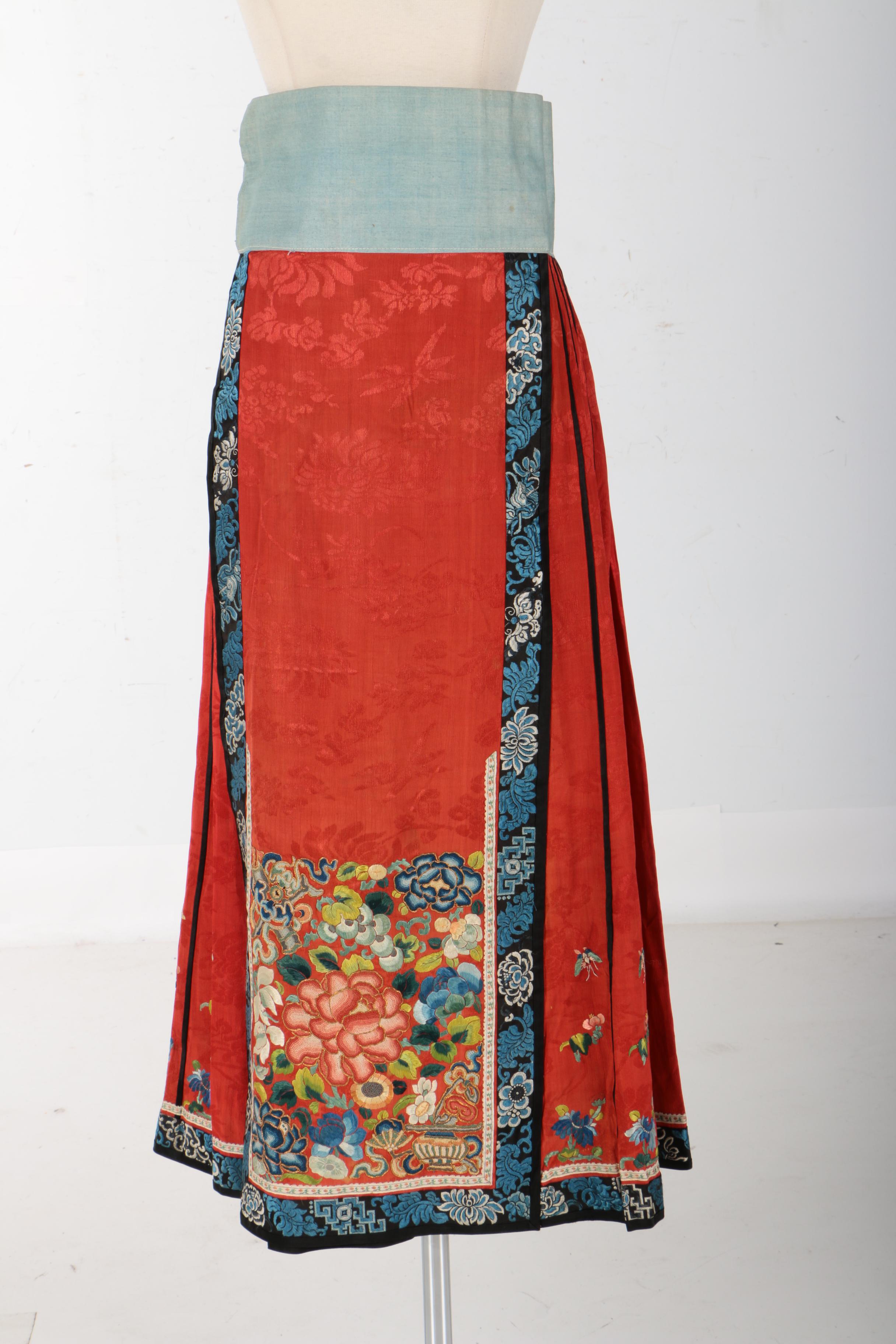 Vintage Women's Embroidered Dirndl Skirt