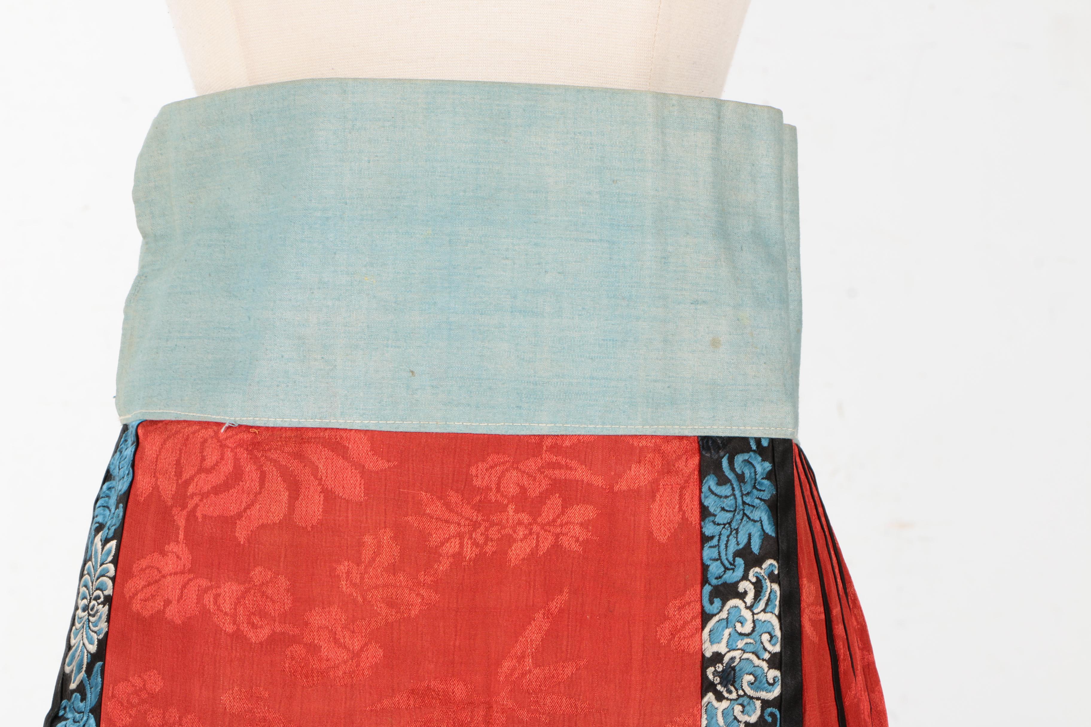 Vintage Women's Embroidered Dirndl Skirt