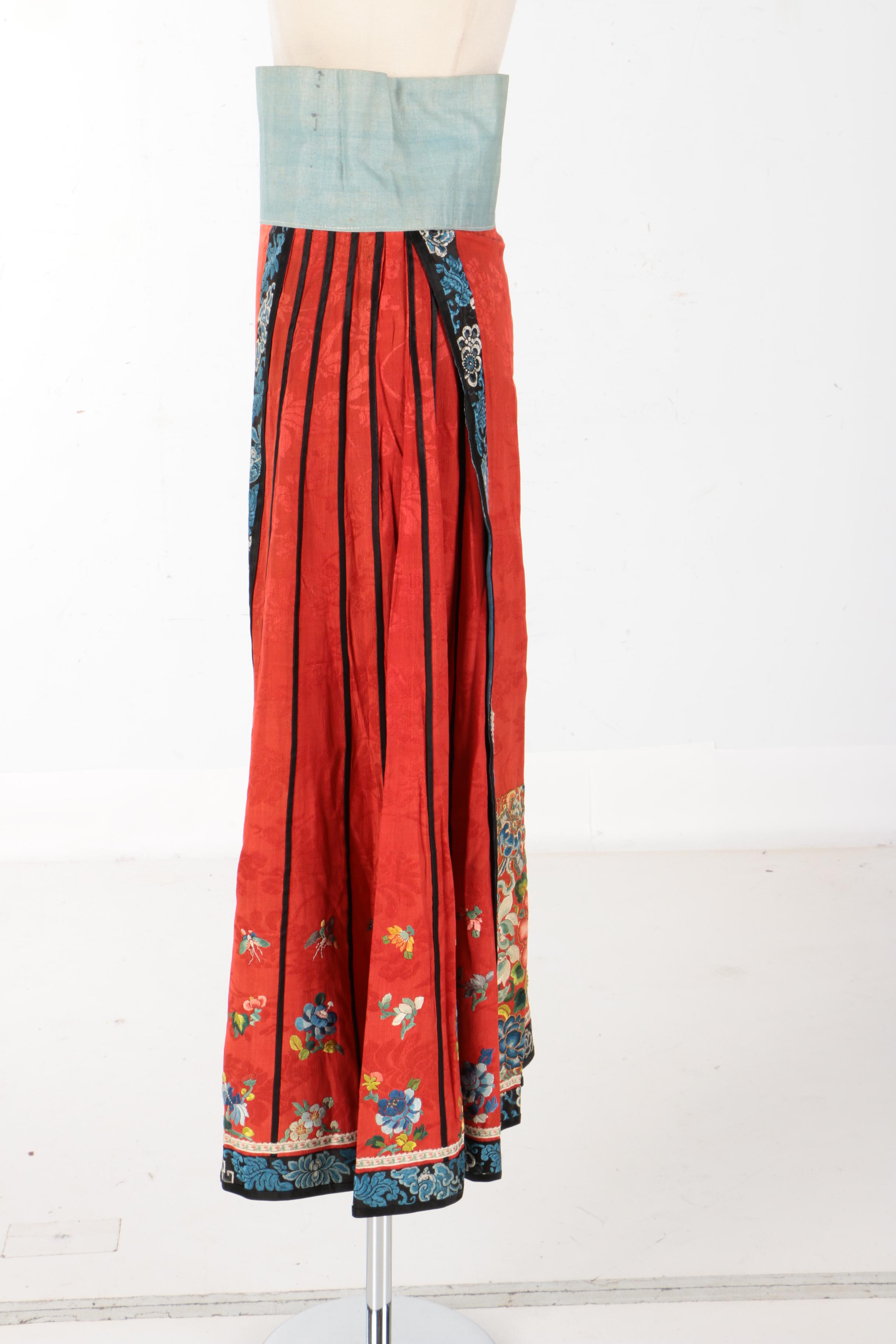Vintage Women's Embroidered Dirndl Skirt