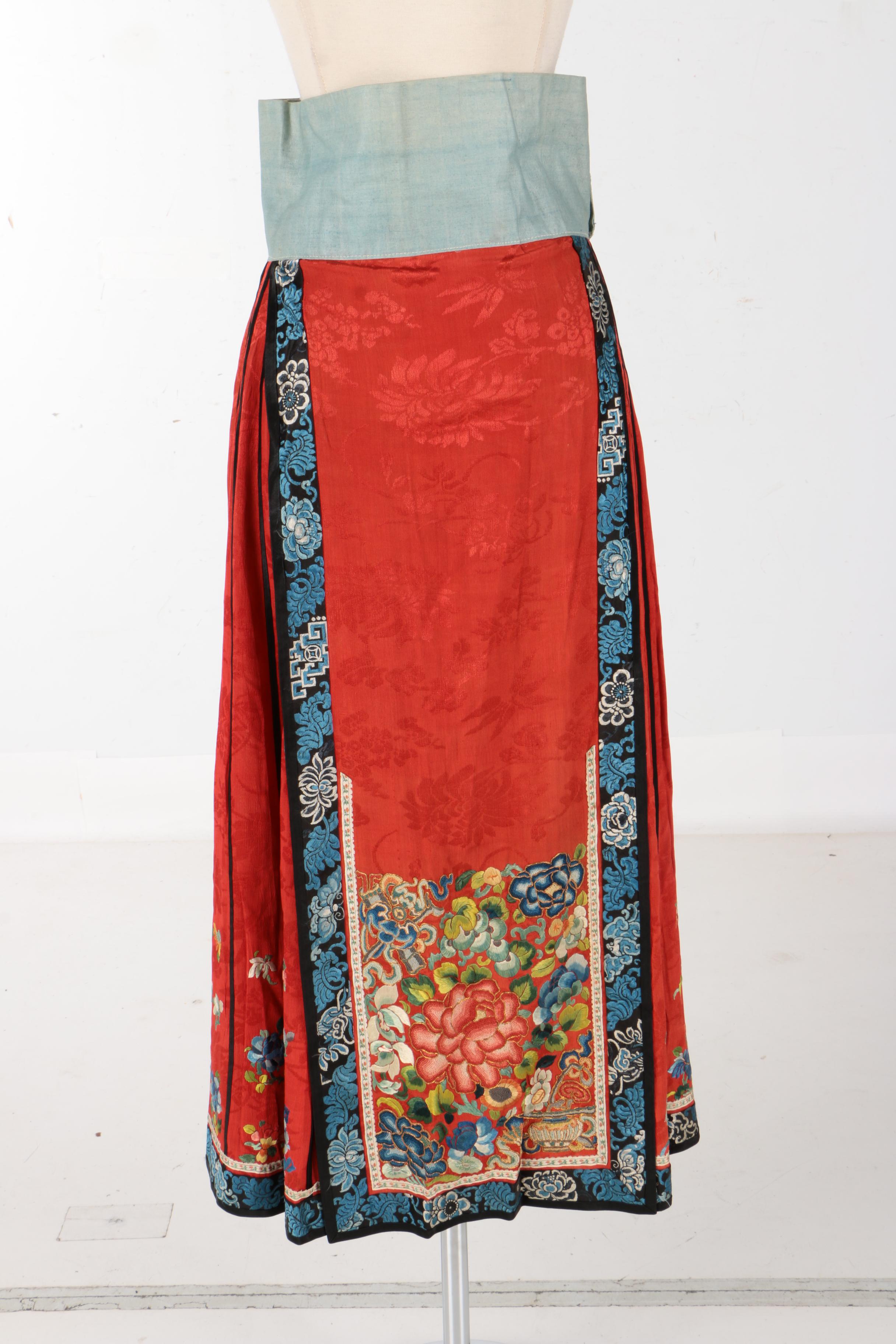 Vintage Women's Embroidered Dirndl Skirt