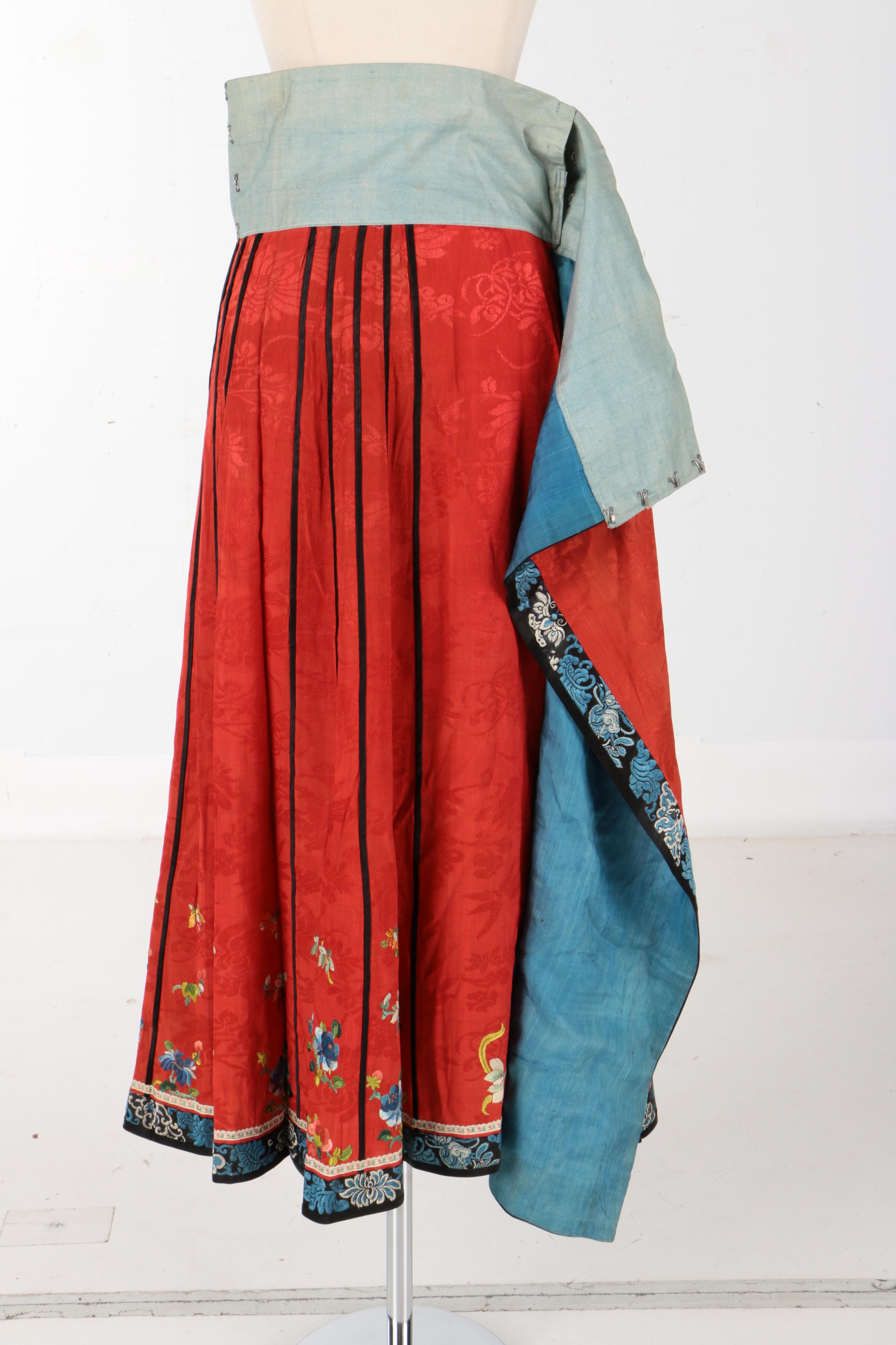 Vintage Women's Embroidered Dirndl Skirt