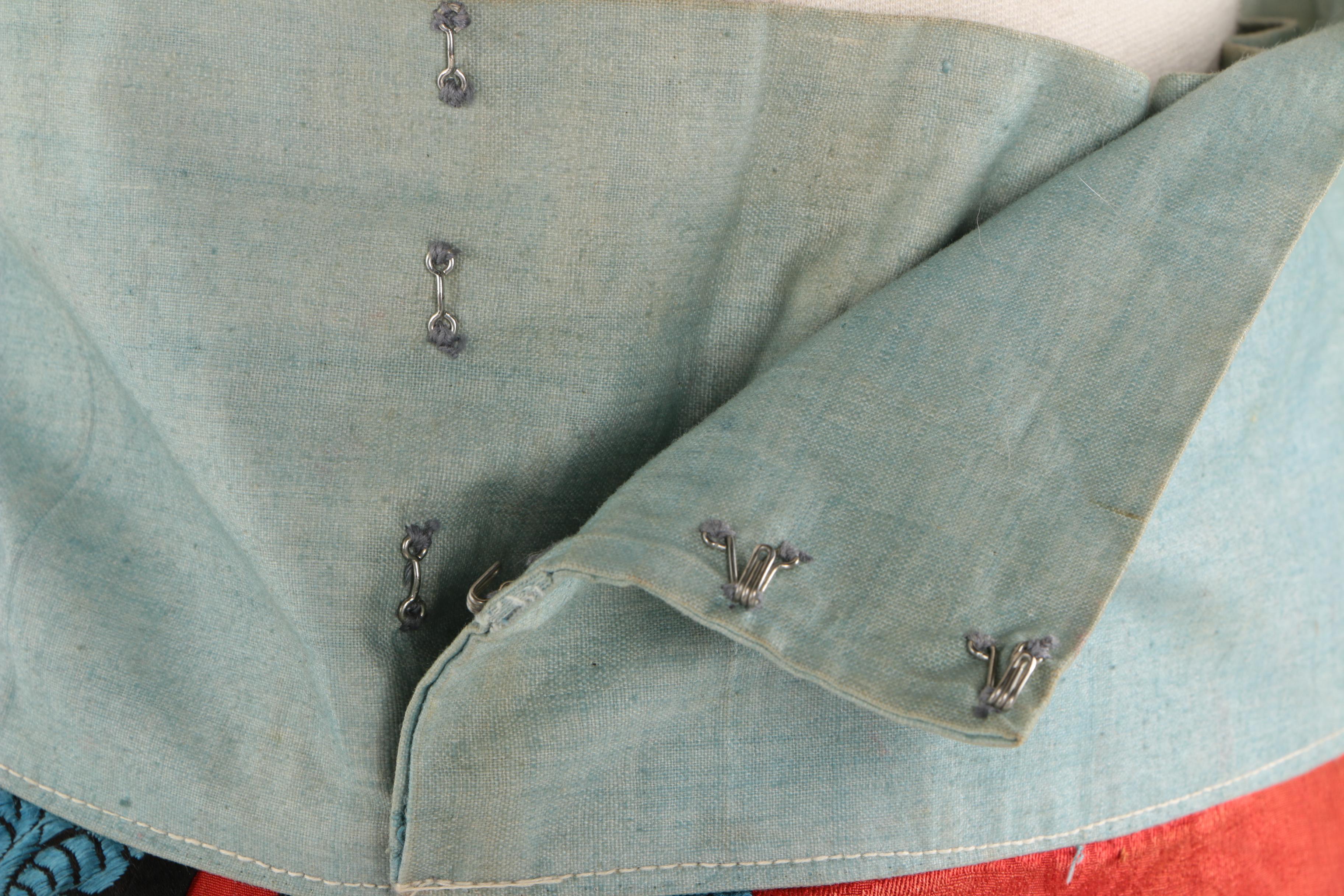 Vintage Women's Embroidered Dirndl Skirt