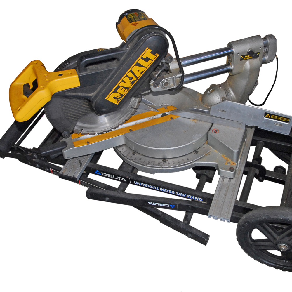 DeWalt 12" Sliding Compound Miter Saw With Stand