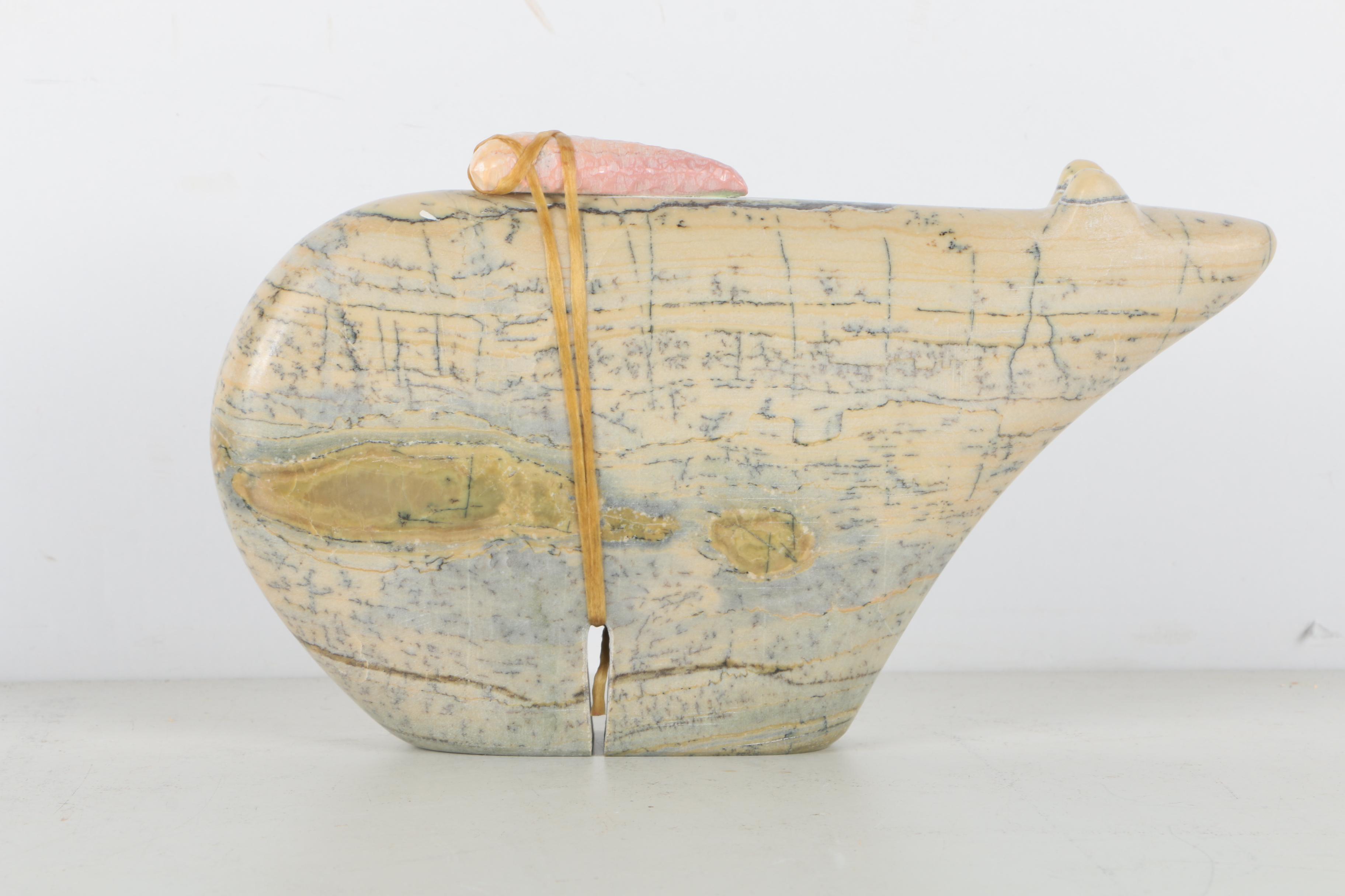 Zuni Native American-Inspired Carved Agate Bear Fetish With Projectile Point