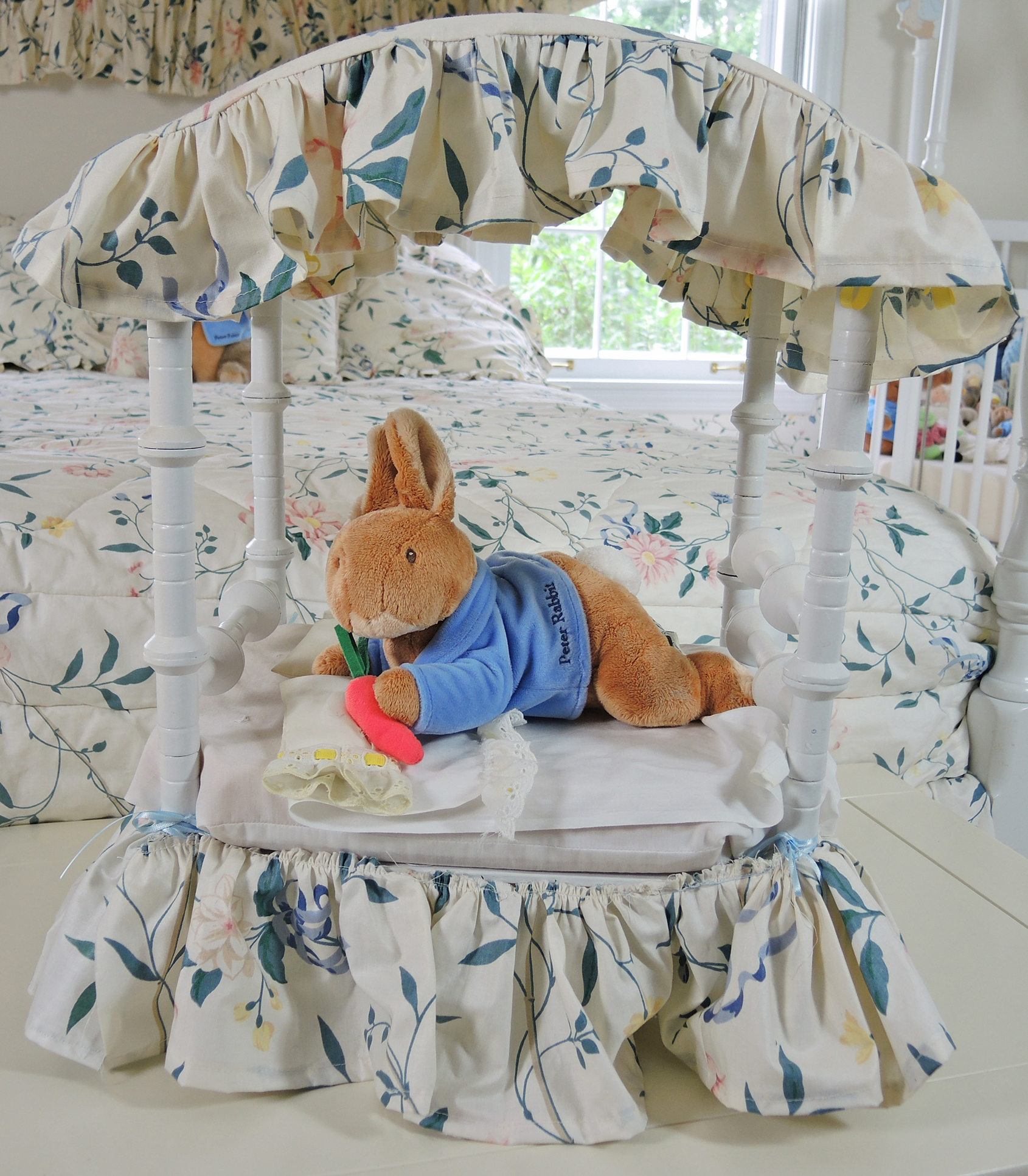 Full Sized Four Post Canopy Bedroom Set