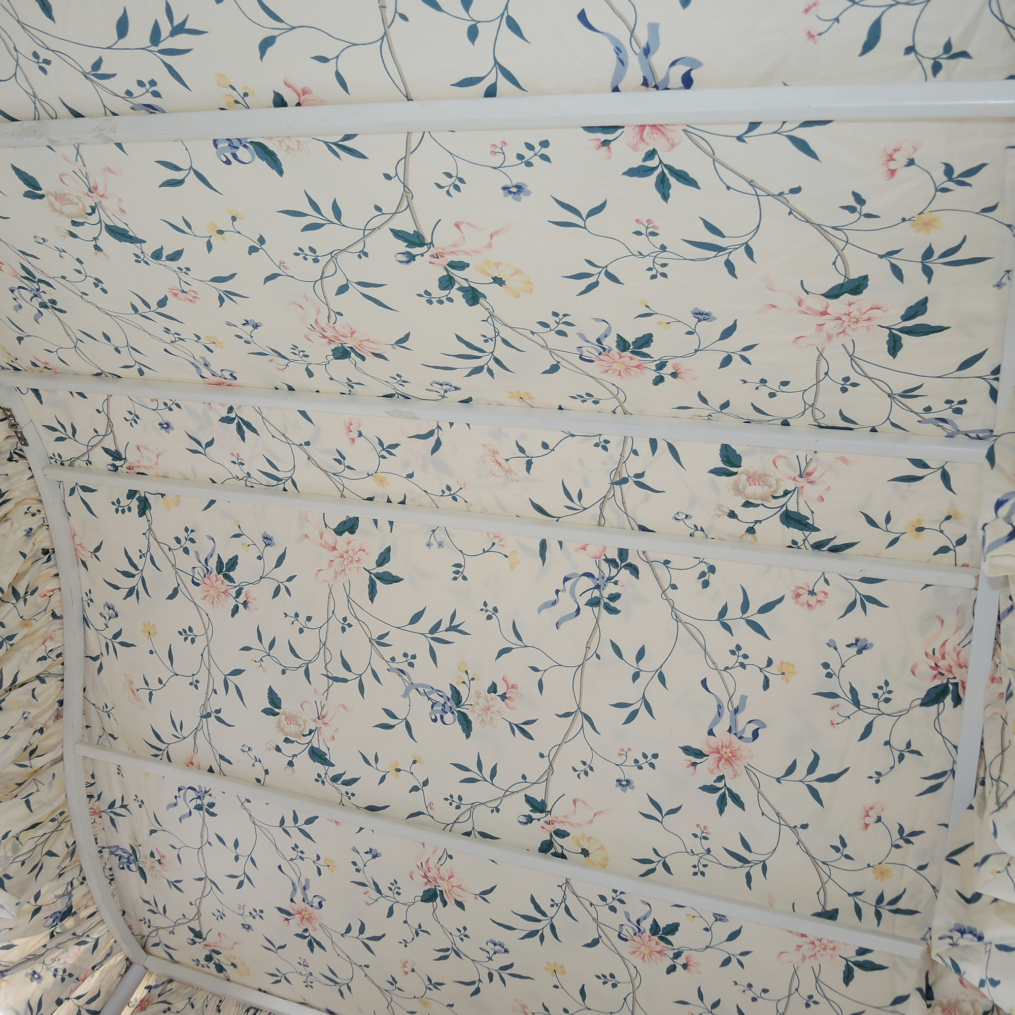 Full Sized Four Post Canopy Bedroom Set