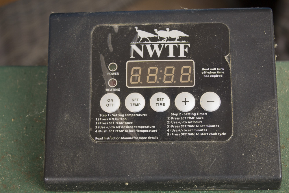 Masterbuilt Cajun Injector Turkey Gold Electric Smokehouse