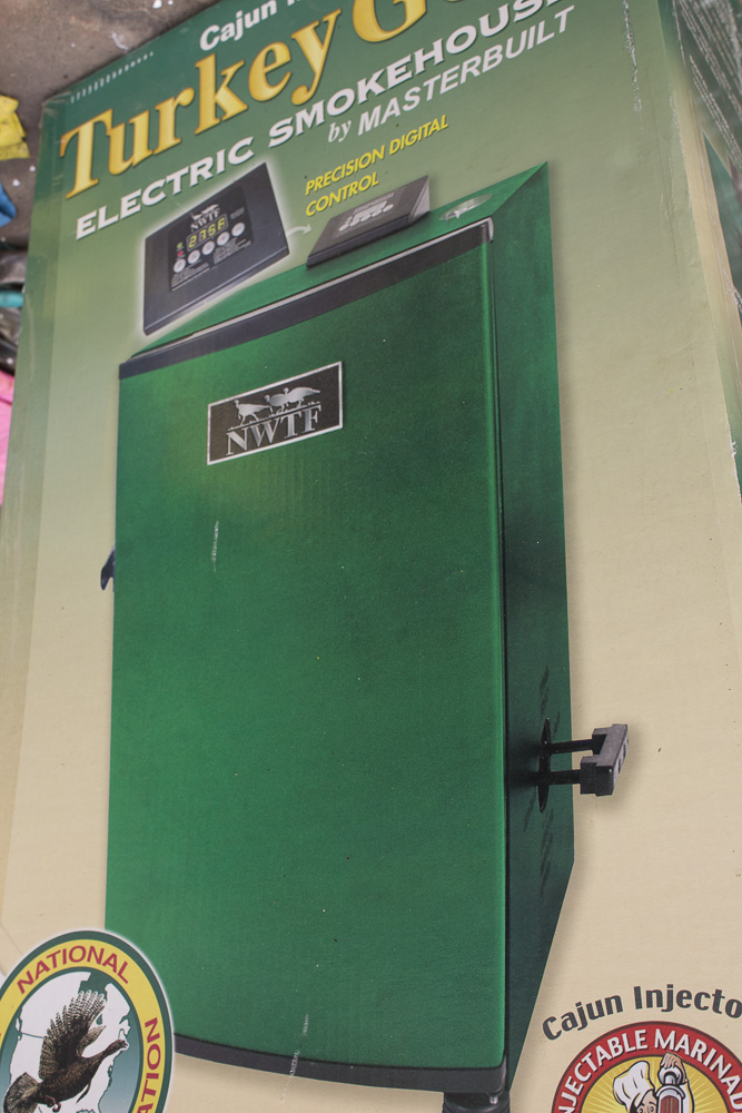 Masterbuilt Cajun Injector Turkey Gold Electric Smokehouse