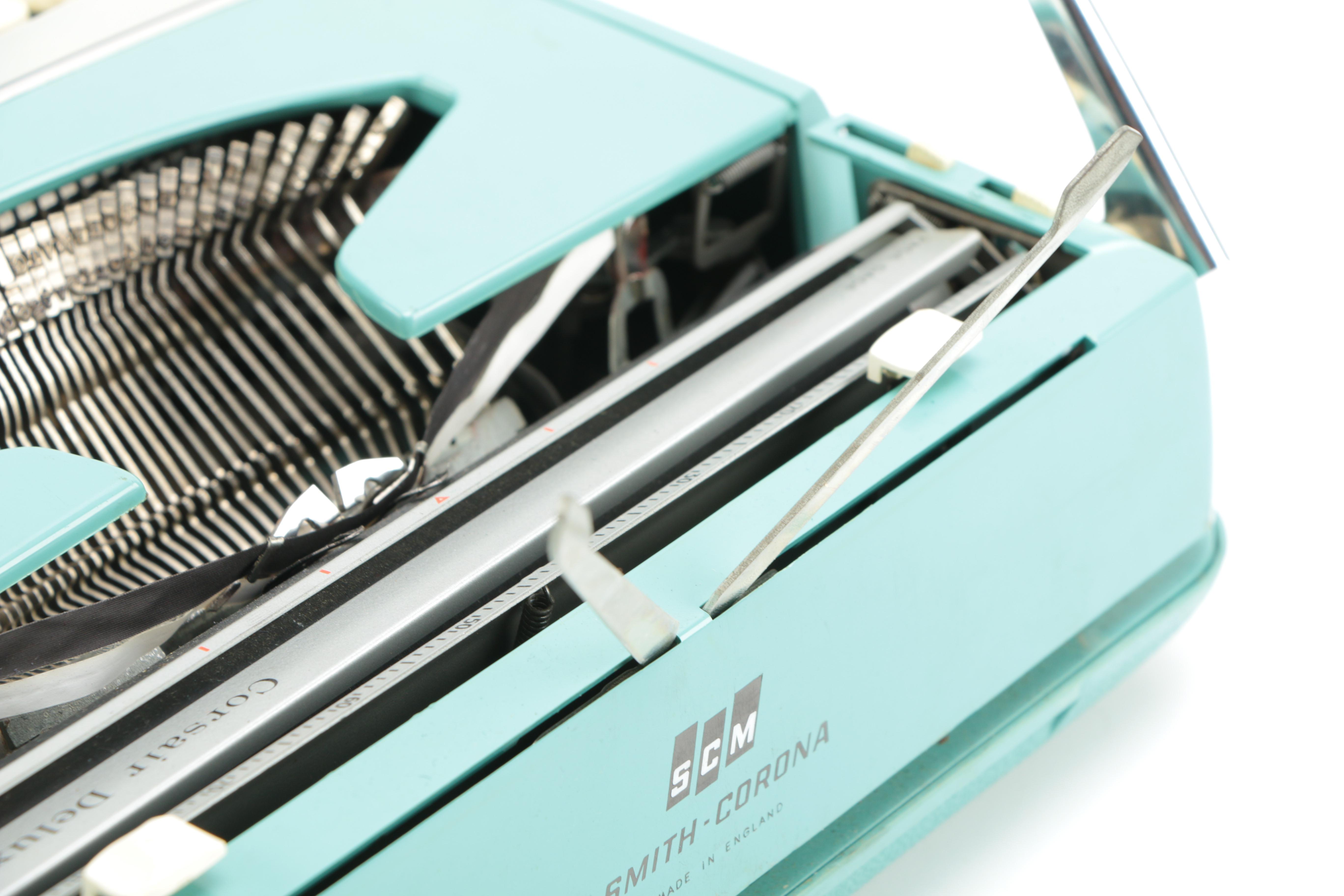 1960s-Era Smith-Corona Corsair Deluxe Portable Typewriter