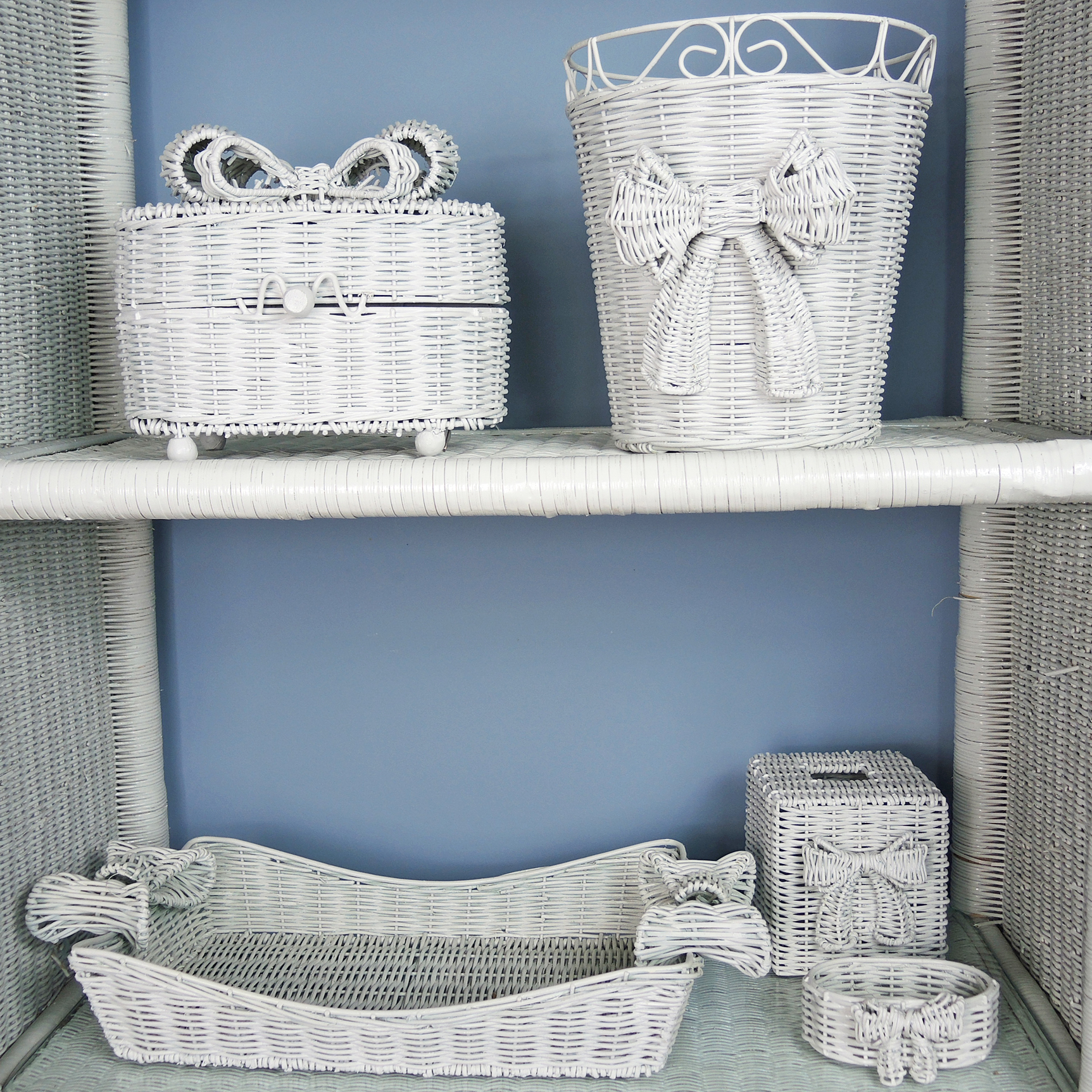 White Wicker Bathroom Accessories Set