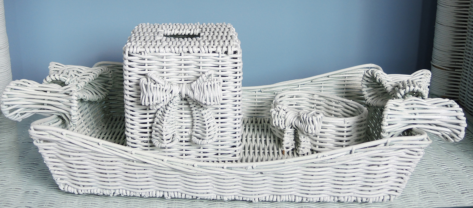 White Wicker Bathroom Accessories Set