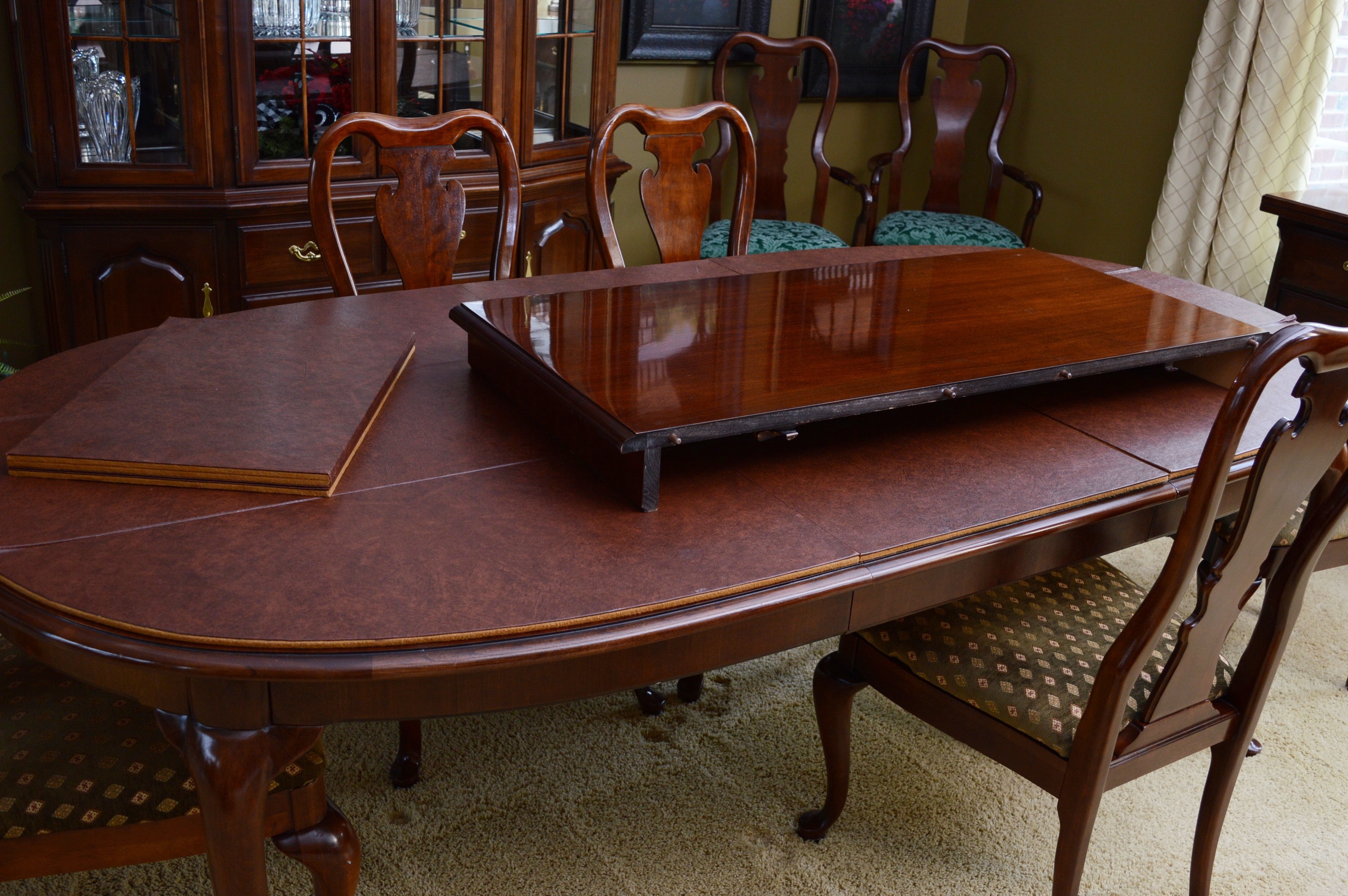 Thomasville Cherry Dining Table and Chairs