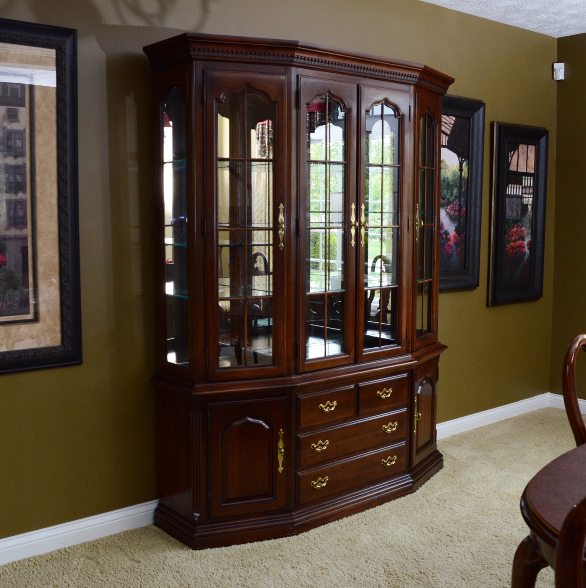 Thomasville Cherry China Cabinet