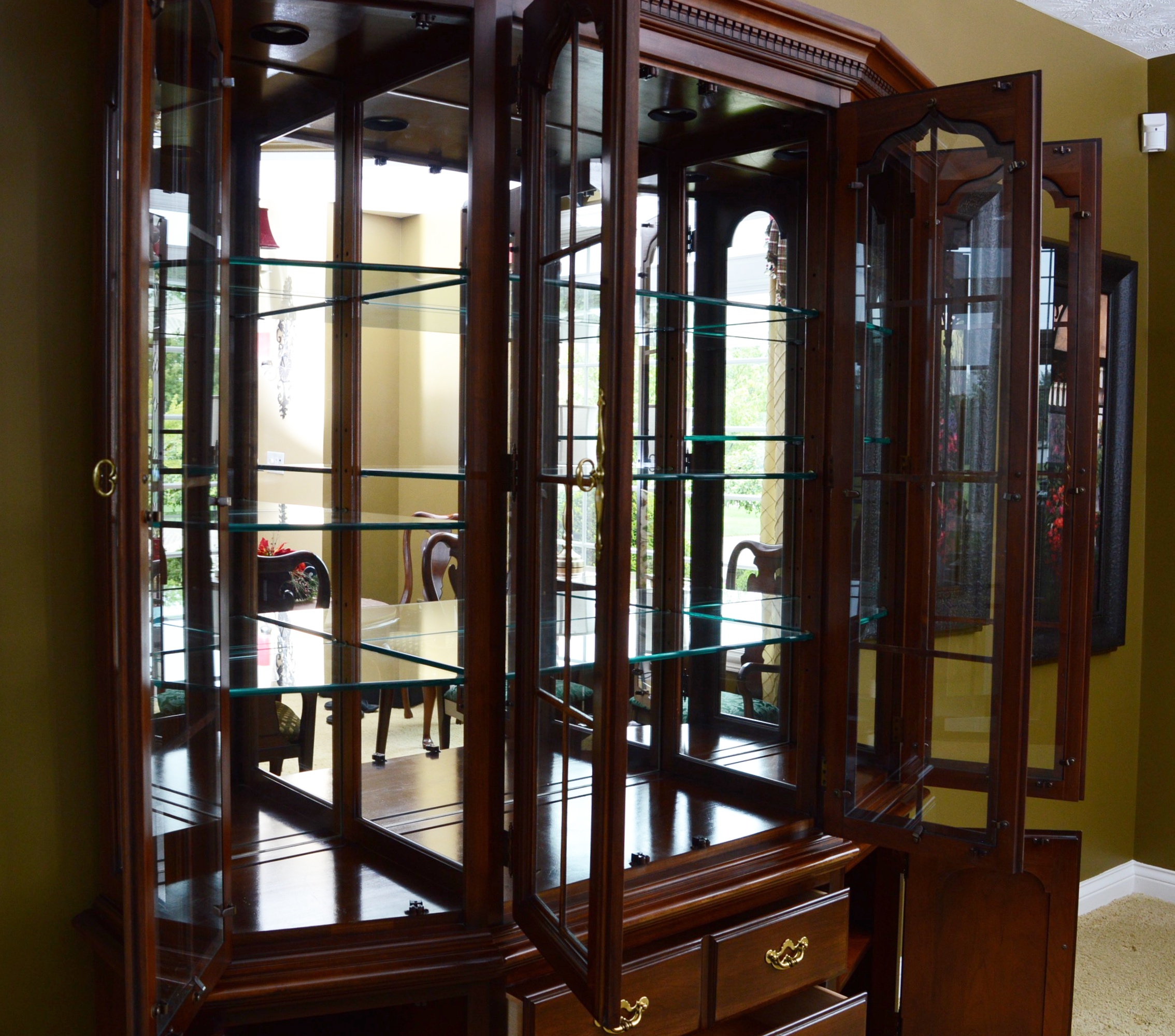 Thomasville Cherry China Cabinet