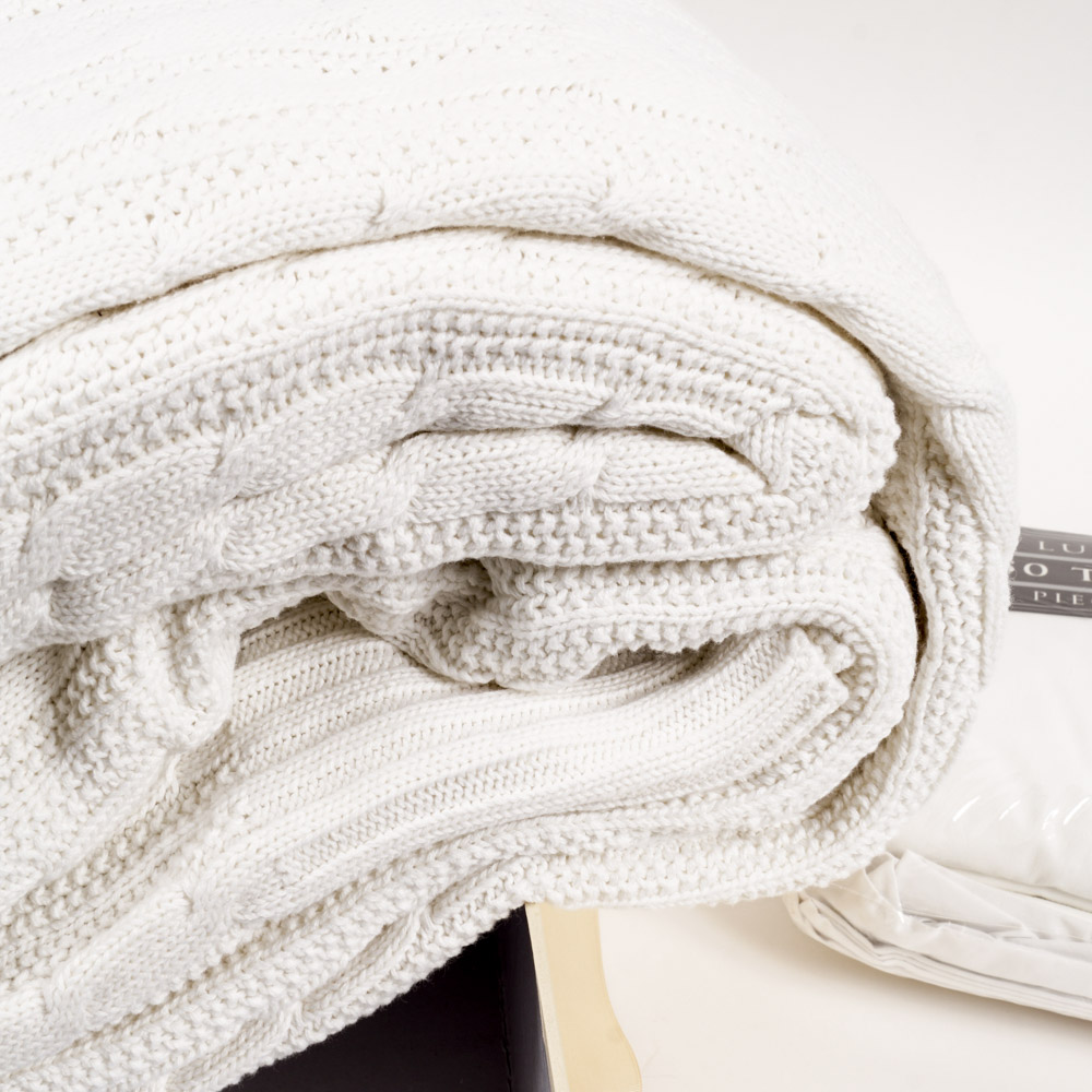 Ralph Lauren Cable Knit Blanket and Sheet Set