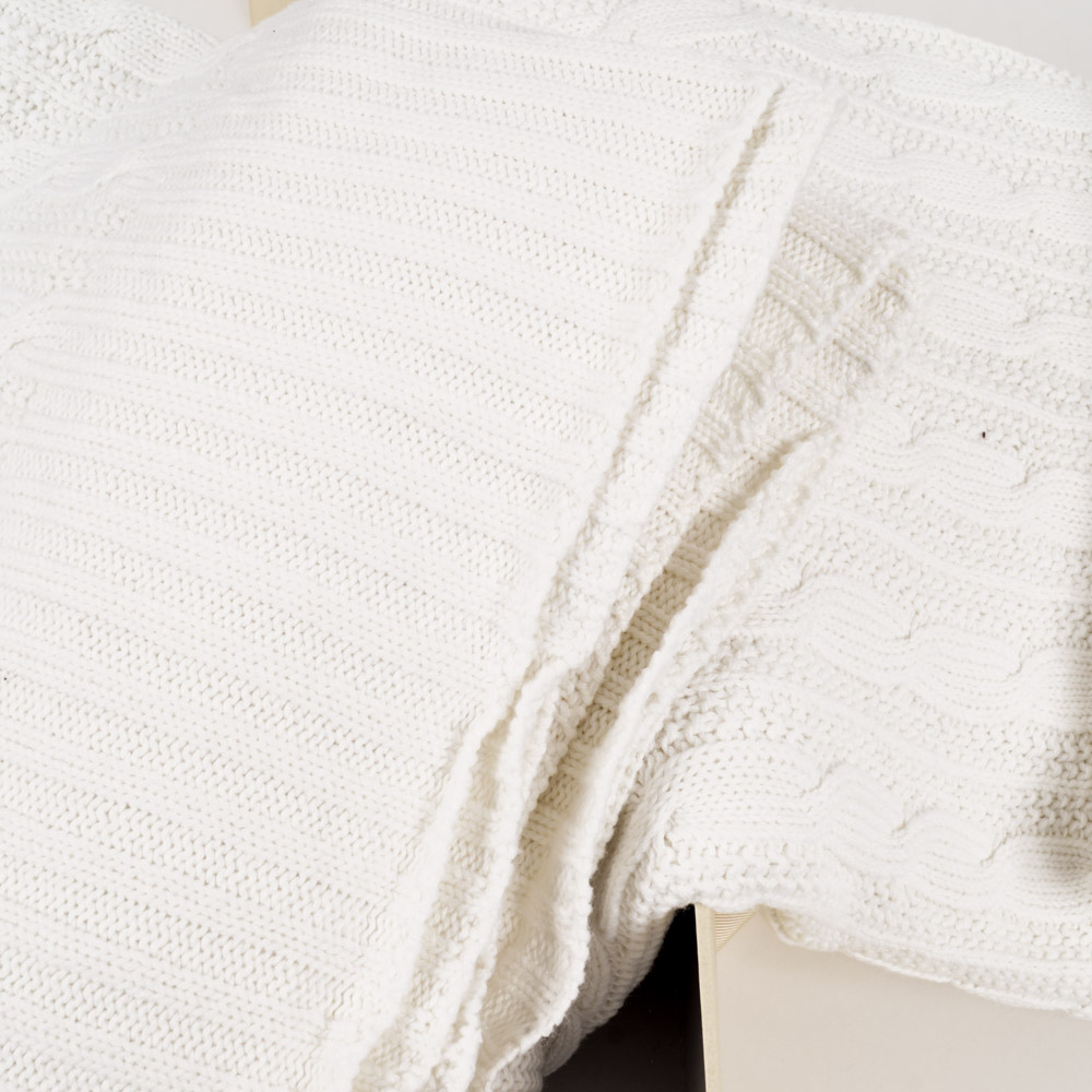 Ralph Lauren Cable Knit Blanket and Sheet Set