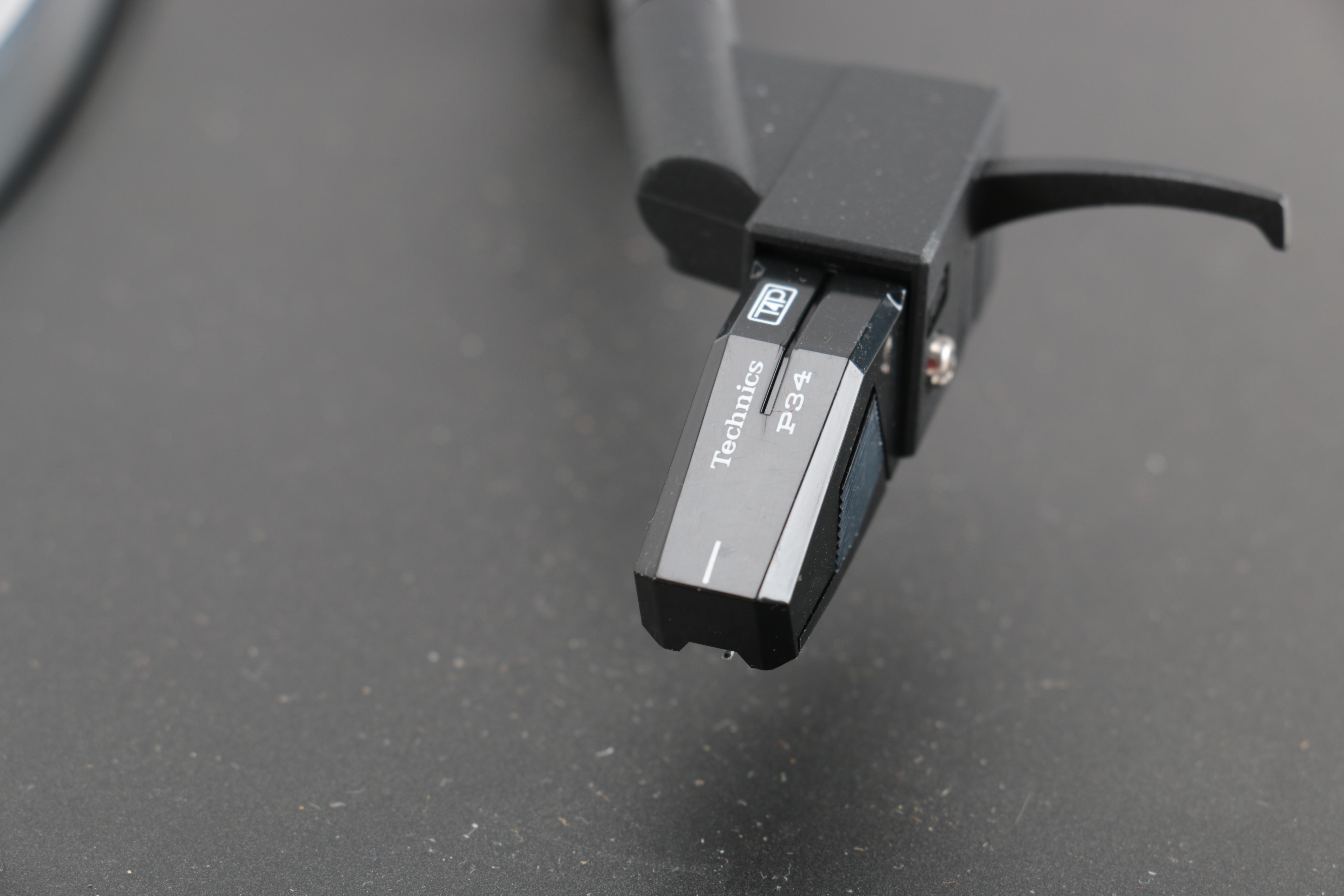 Technics DC Servo Automatic Turntable System SL-BD20D