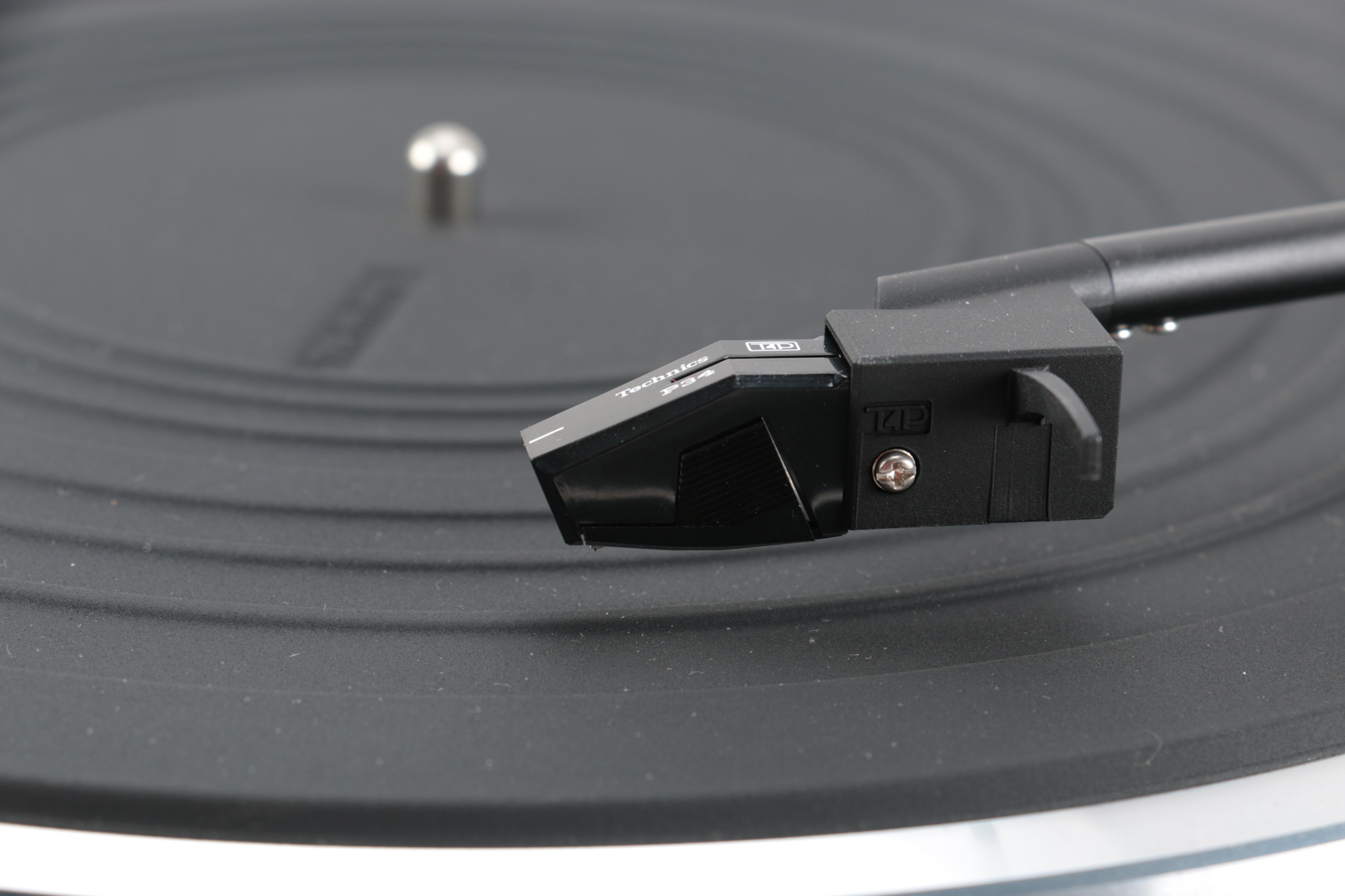 Technics DC Servo Automatic Turntable System SL-BD20D