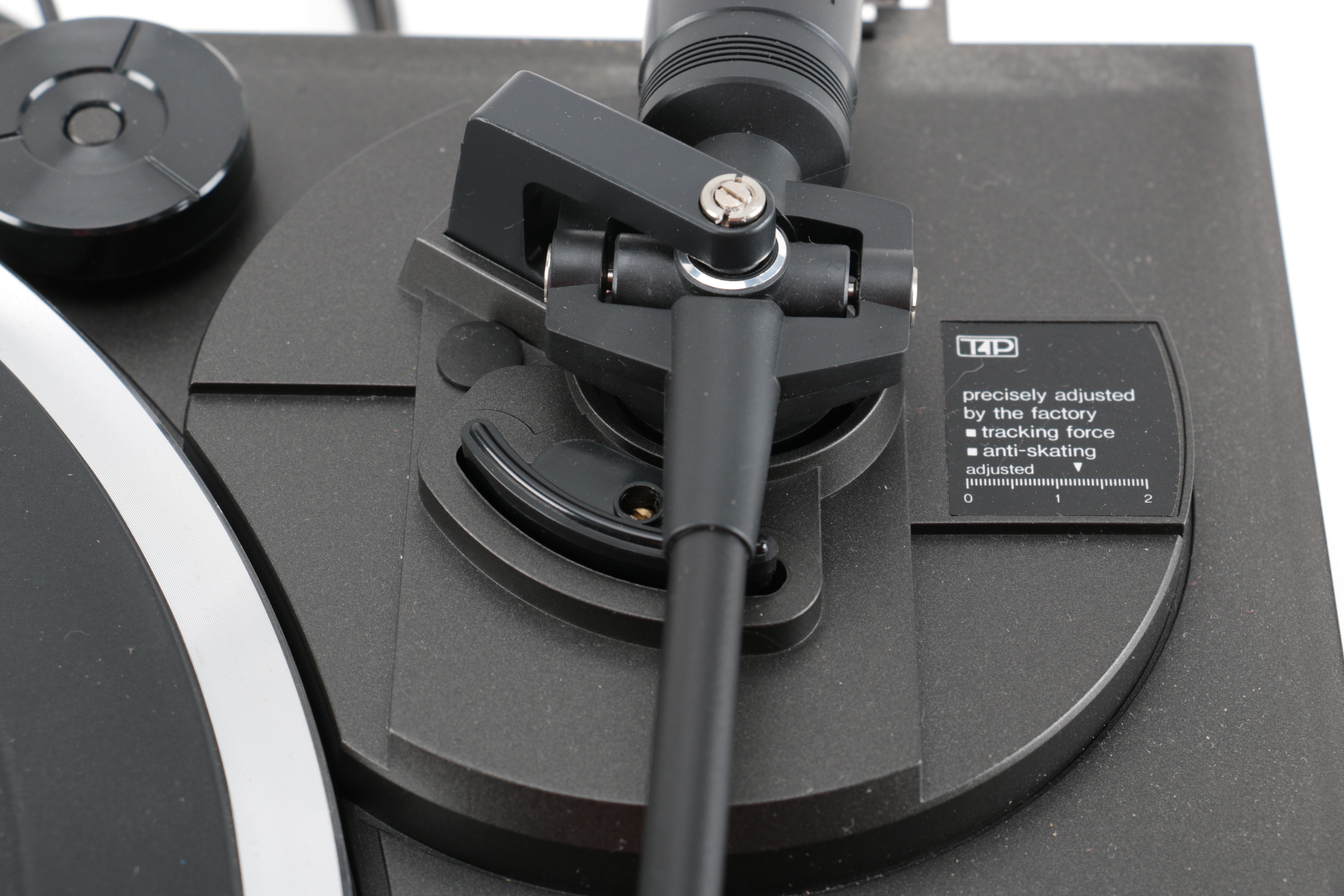 Technics DC Servo Automatic Turntable System SL-BD20D