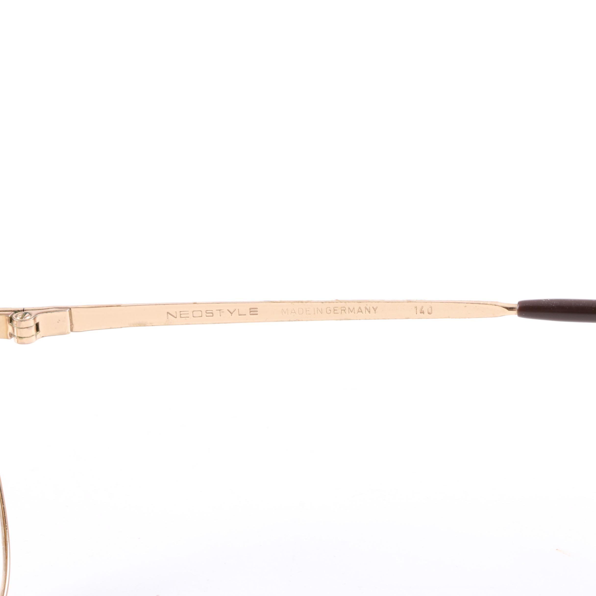 Dr. Robert Schullers Eyeglasses and Founding Pastor Medal