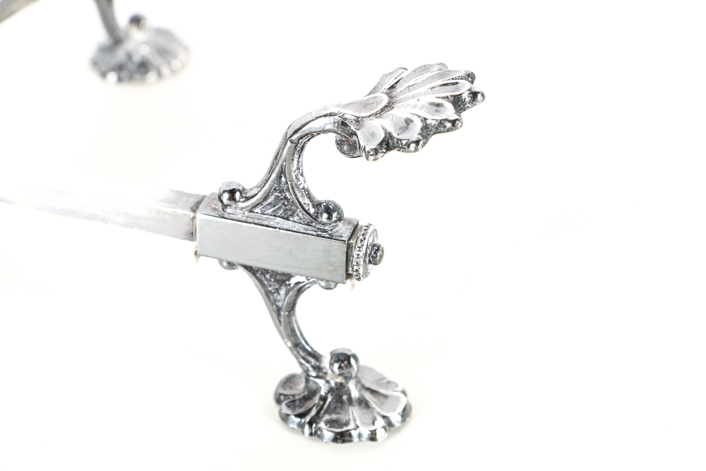 Vintage Prill Silver Co. Silver Plated Adjustable Dish Cross