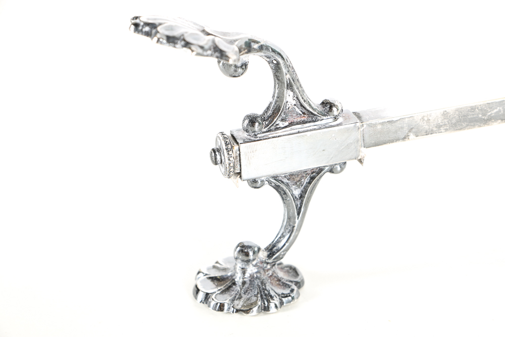 Vintage Prill Silver Co. Silver Plated Adjustable Dish Cross