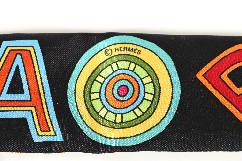 Hermès Fox Fur Collar and "Tohu Bohu" Twilly 24 Faubourg Scarf