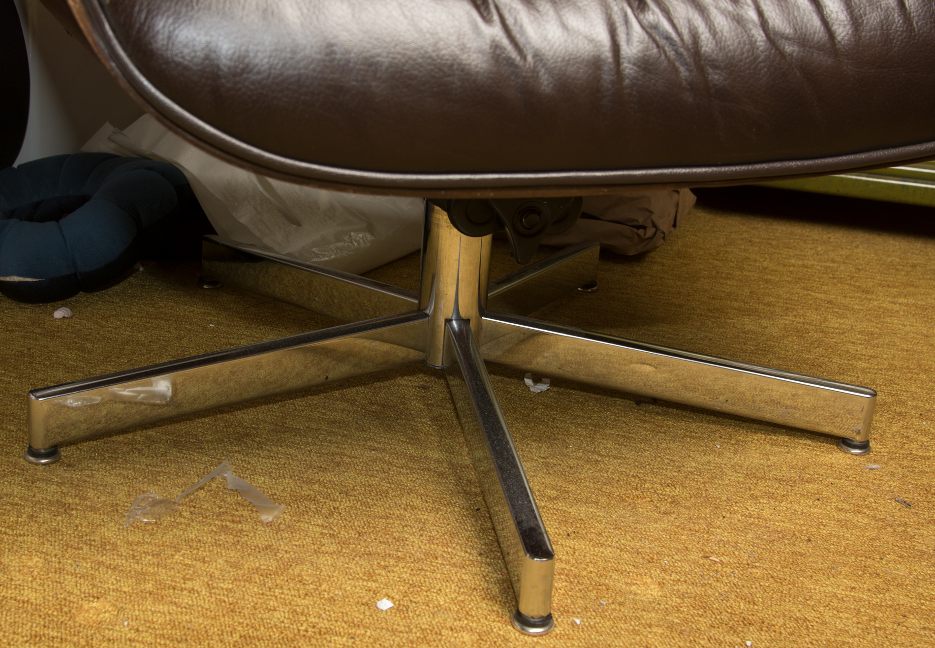 Eames Style Lounge Chair