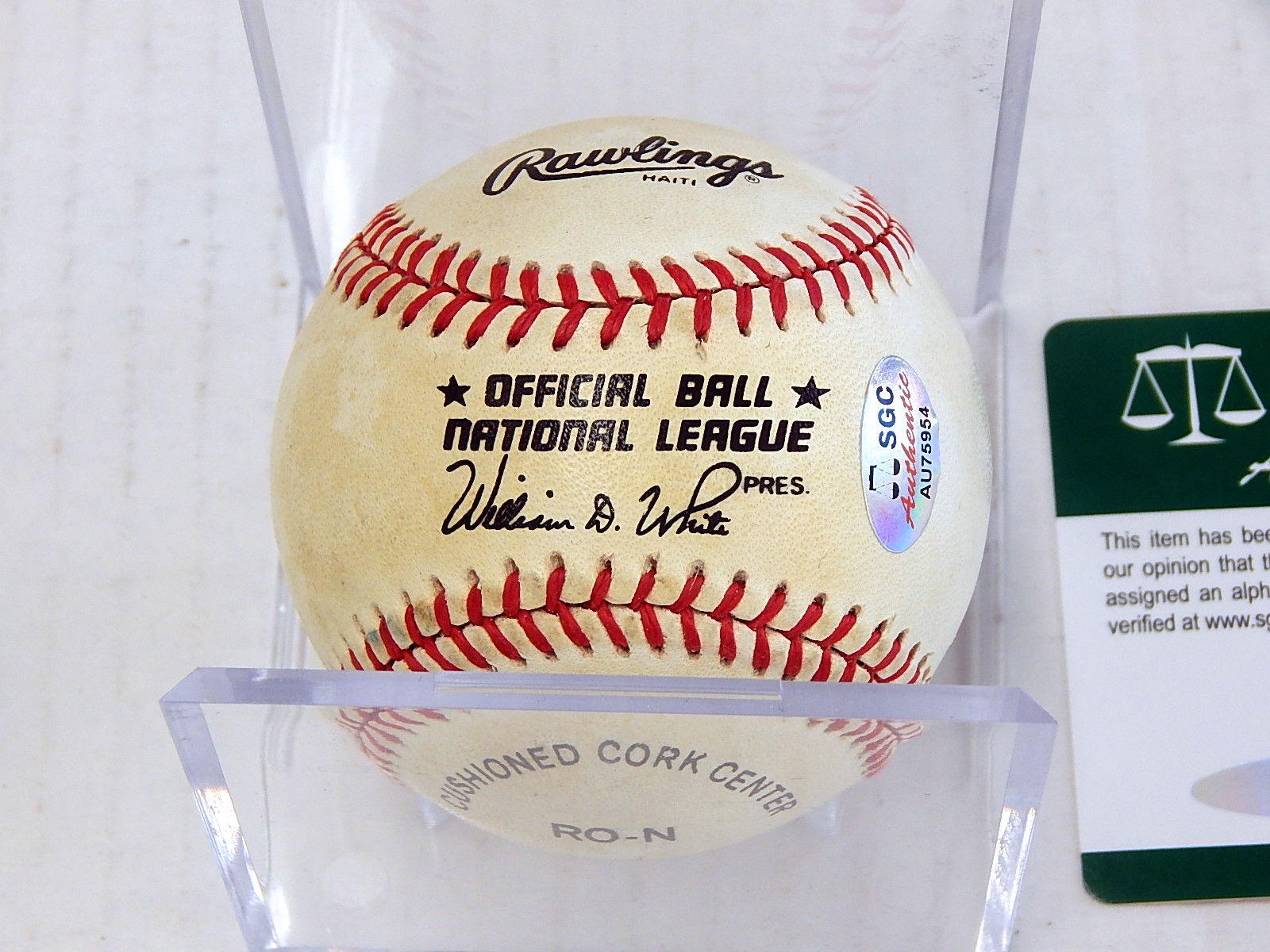 Authenticated Hall of Fame Roberto Alomar Signed Baseball