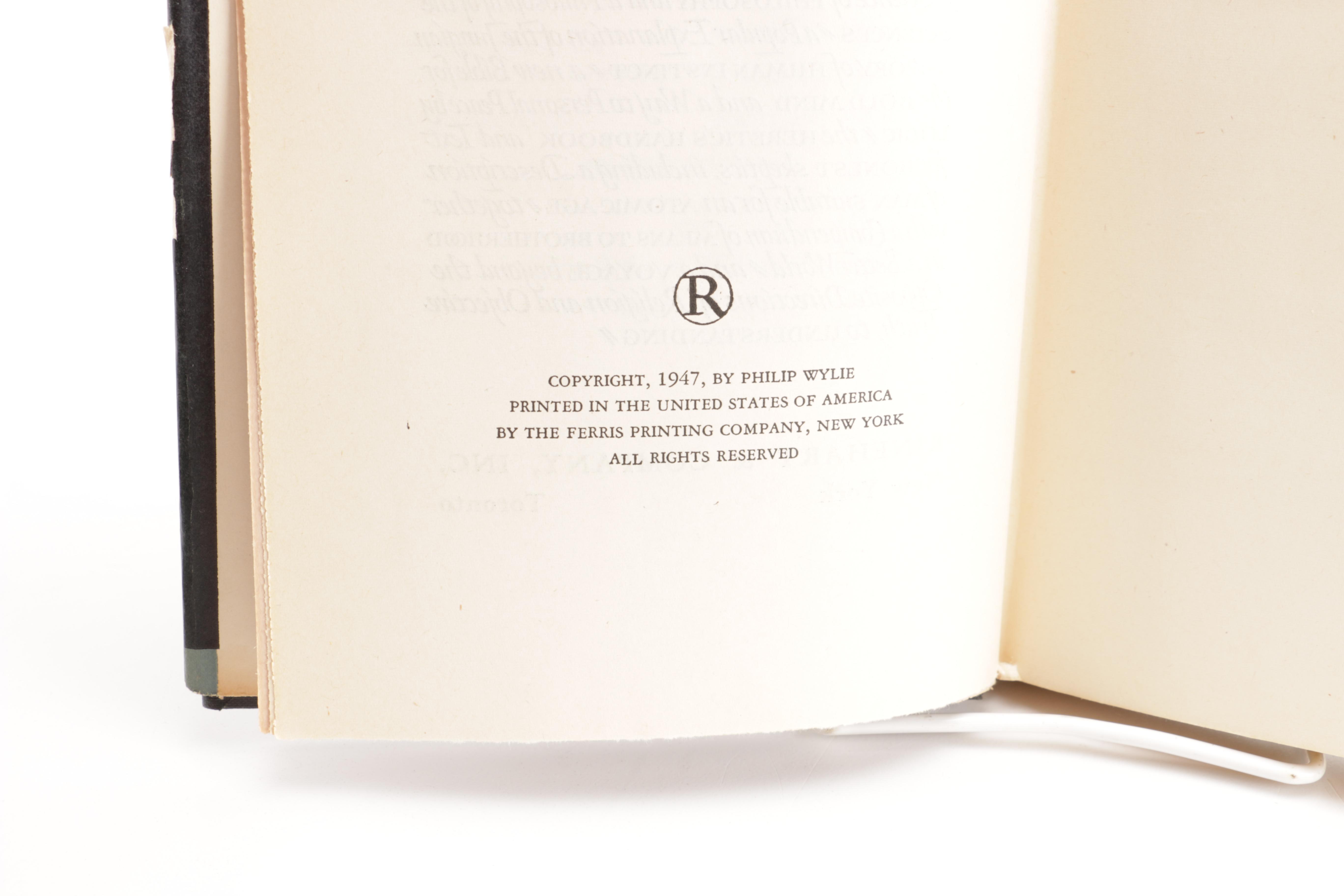 Vintage Novels Featuring 1930 Edition of "Gulliver's Travels"