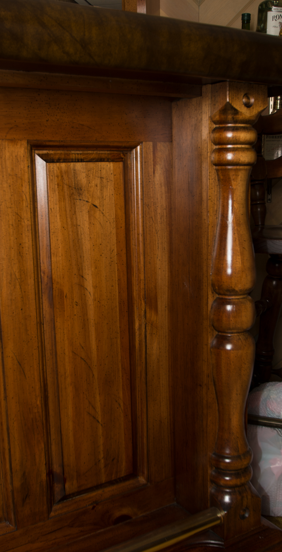 Broyhill "American Frontier" Bar with Stools