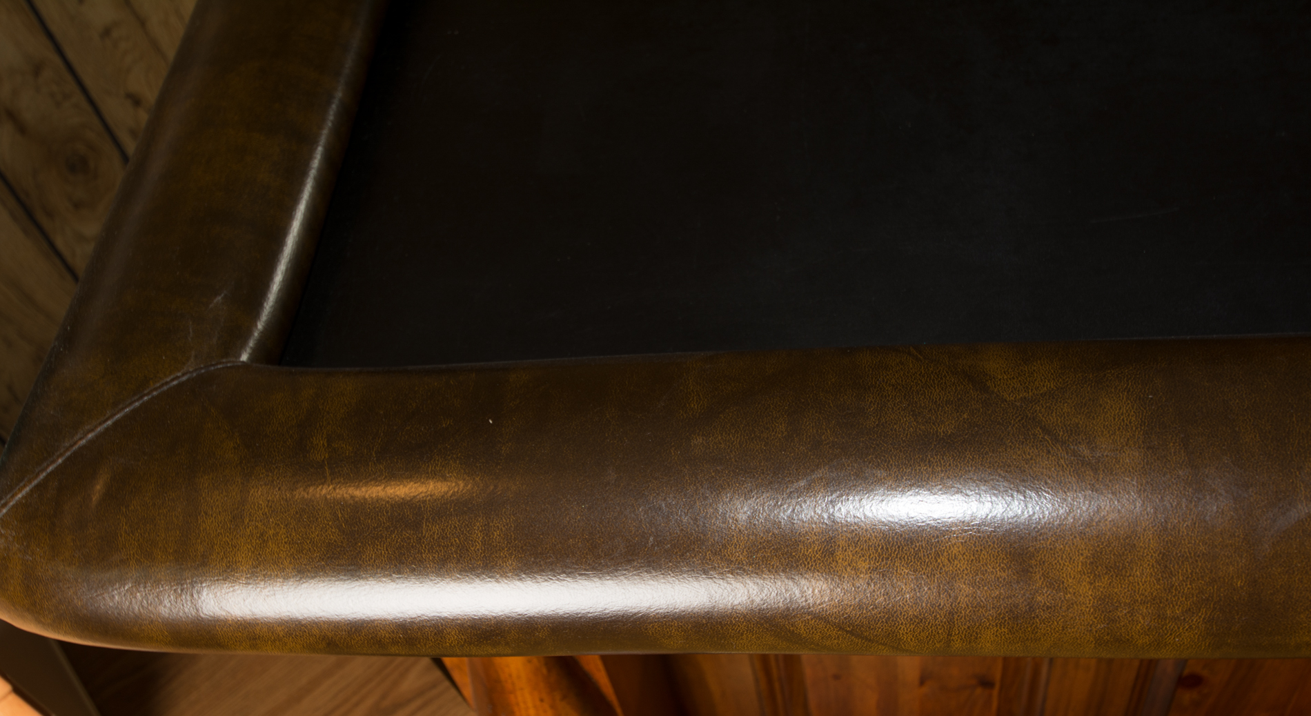 Broyhill "American Frontier" Bar with Stools