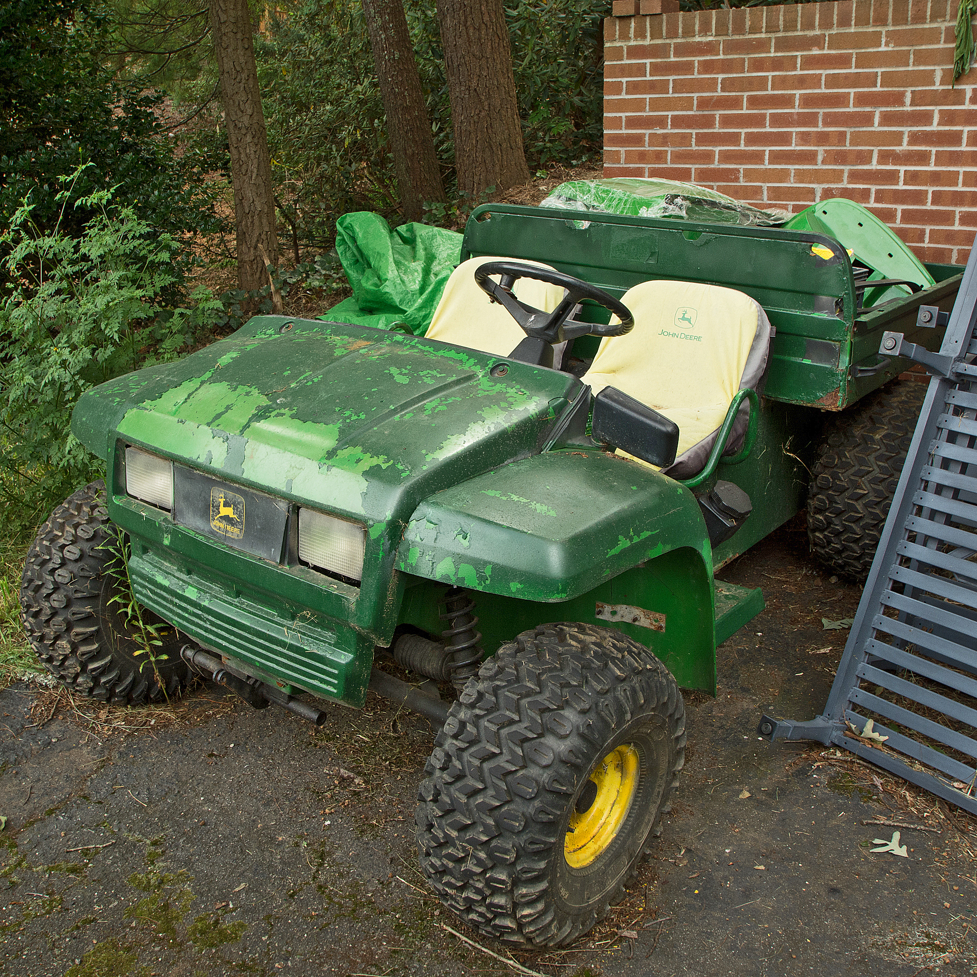 John Deere Gator 4x2 Utility Vehicle