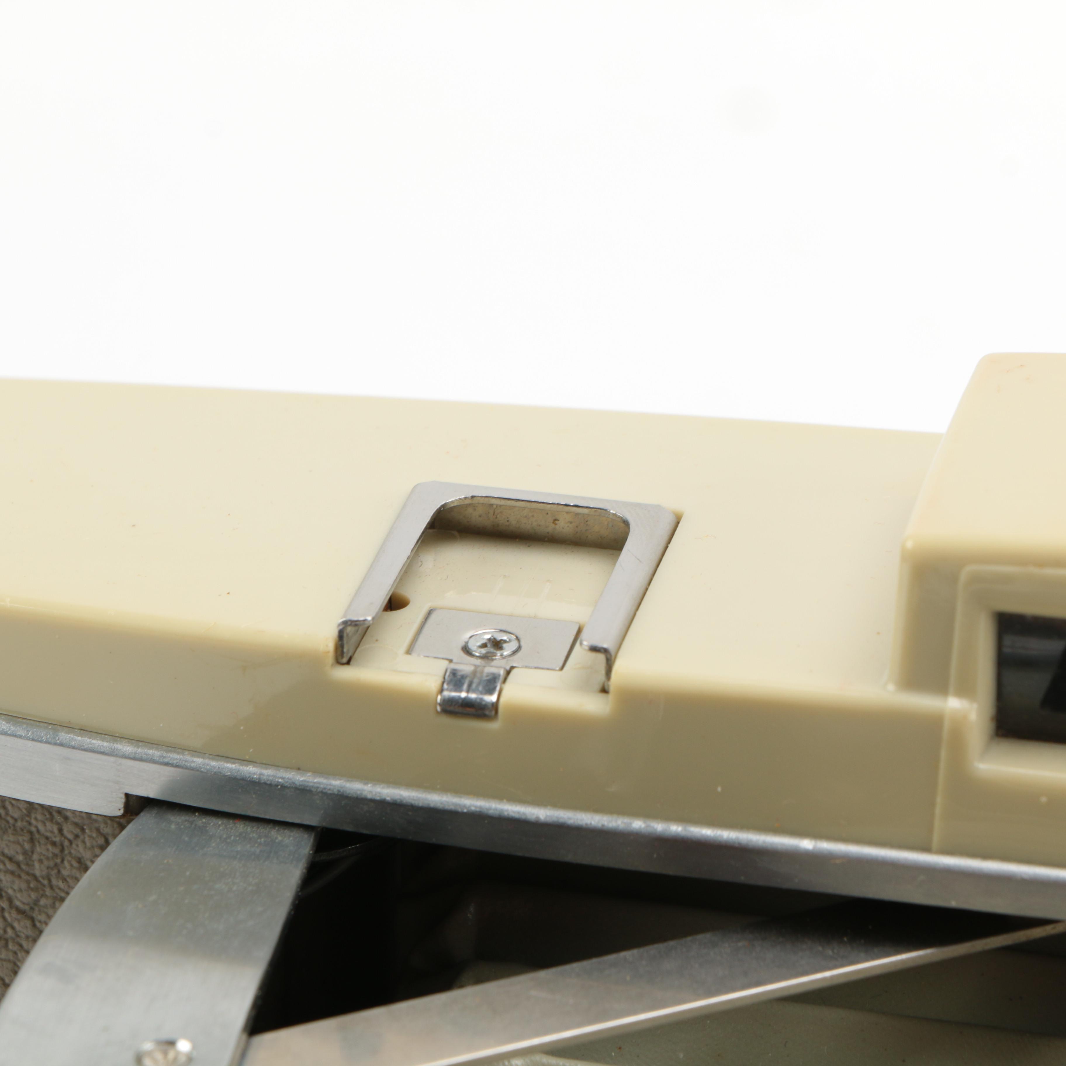 Vintage Polaroid "The 800" Land Camera