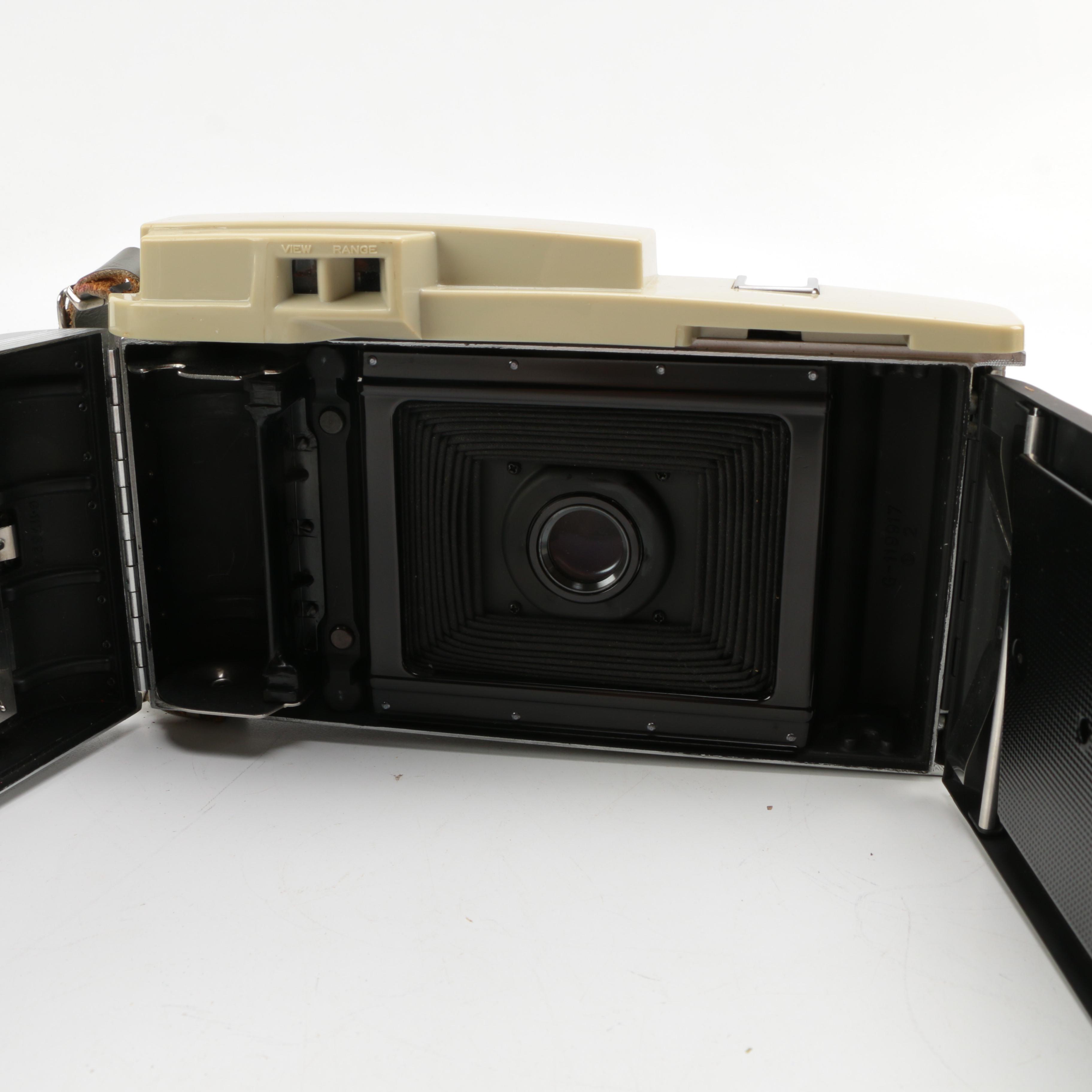 Vintage Polaroid "The 800" Land Camera
